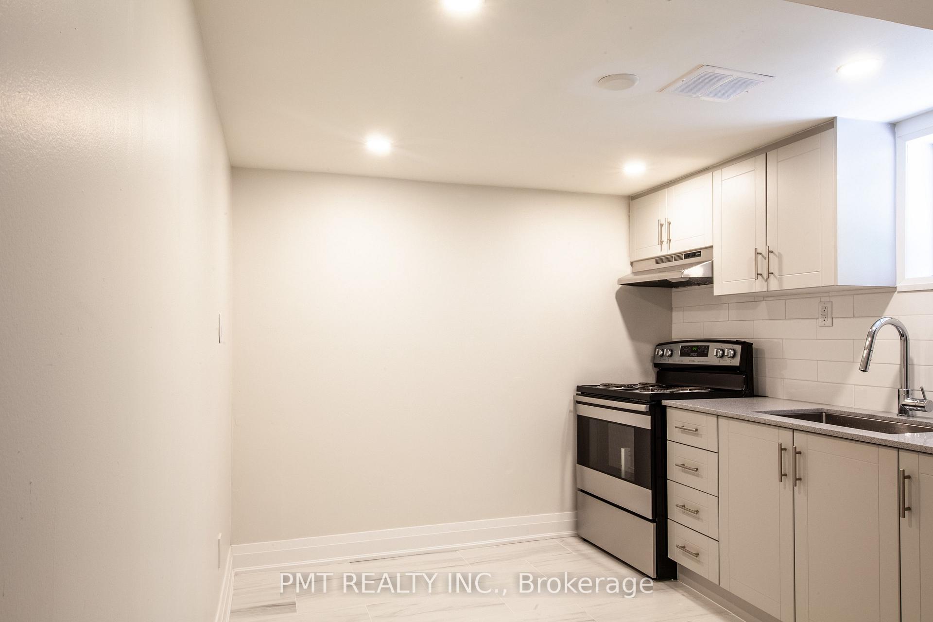 Photo 3 of Unit Basement, 34 Robindale Avenue, Etobicoke, Alderwood — HOMEH