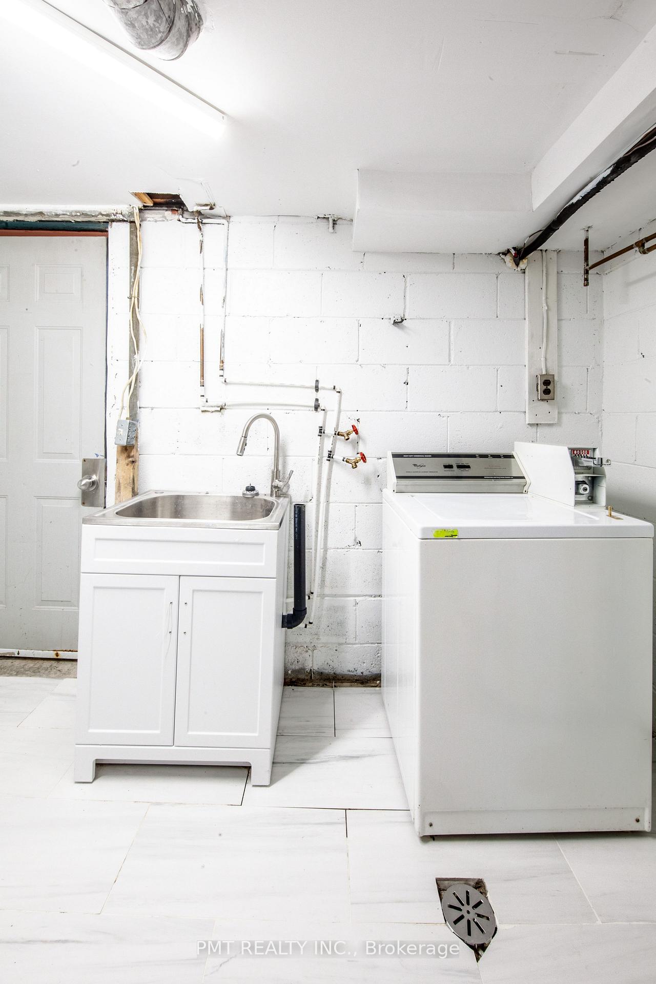 Photo 9 of Unit Basement, 34 Robindale Avenue, Etobicoke, Alderwood — HOMEH