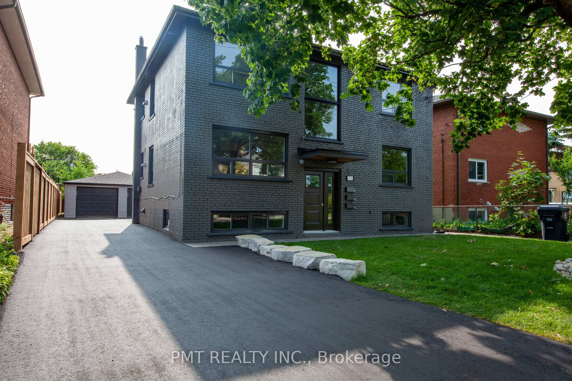 Photo 12 of Unit Basement, 34 Robindale Avenue, Etobicoke, Alderwood — HOMEH