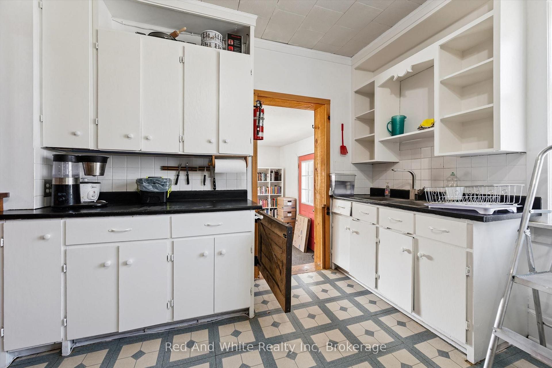 Photo 8 of 2990 Lobsinger Line, Woolwich — HOMEH