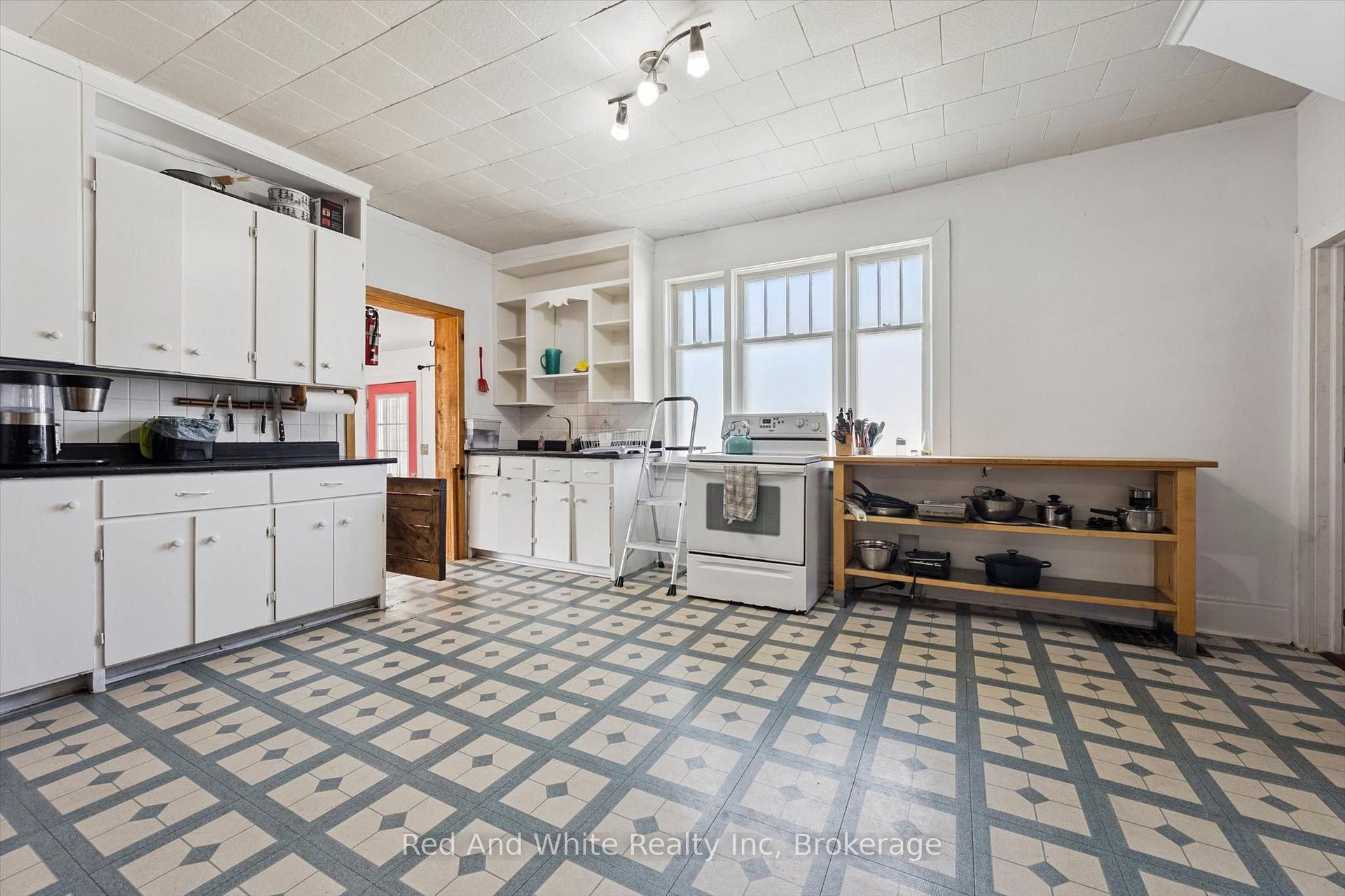 Photo 9 of 2990 Lobsinger Line, Woolwich — HOMEH