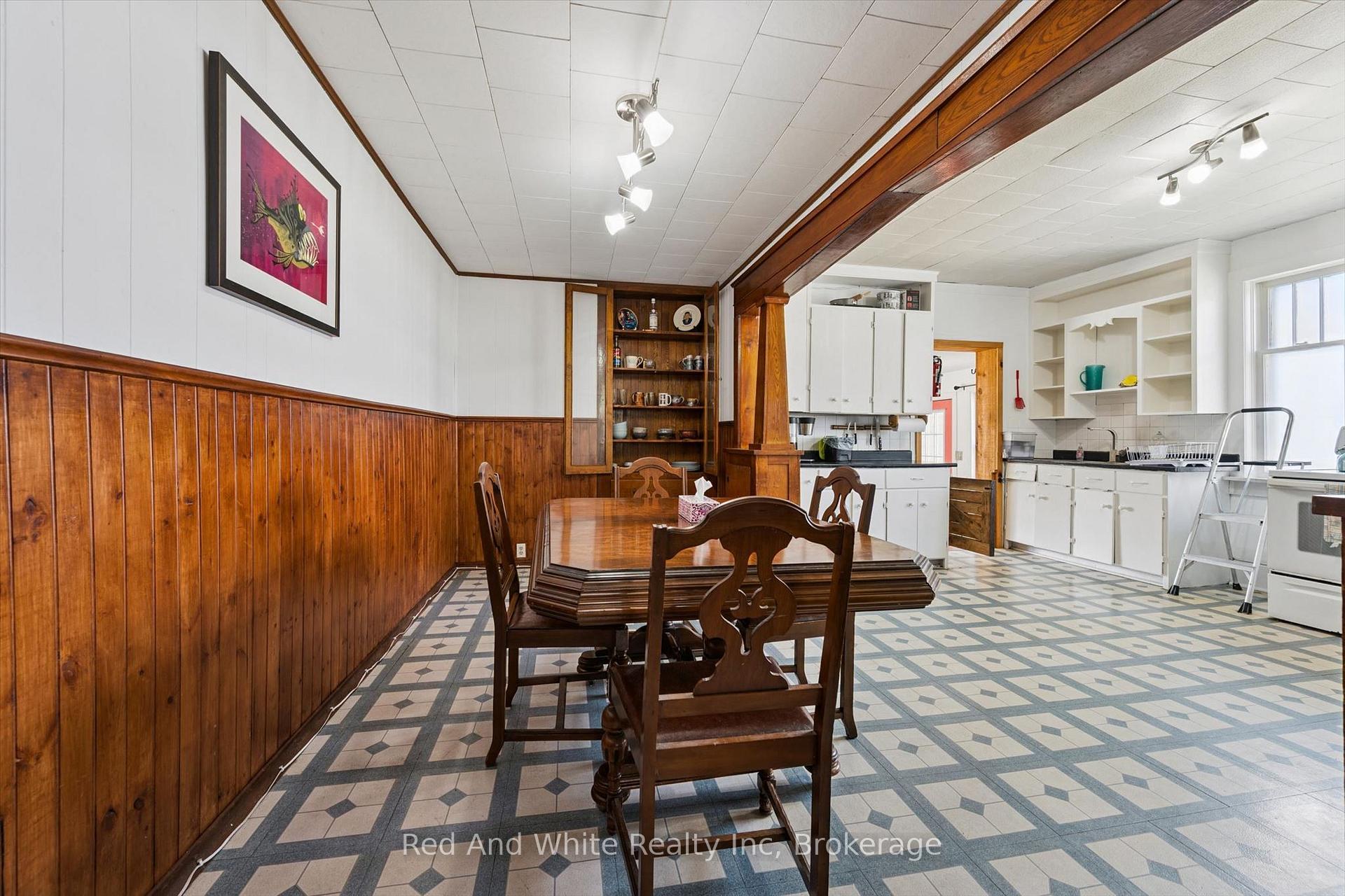 Photo 10 of 2990 Lobsinger Line, Woolwich — HOMEH