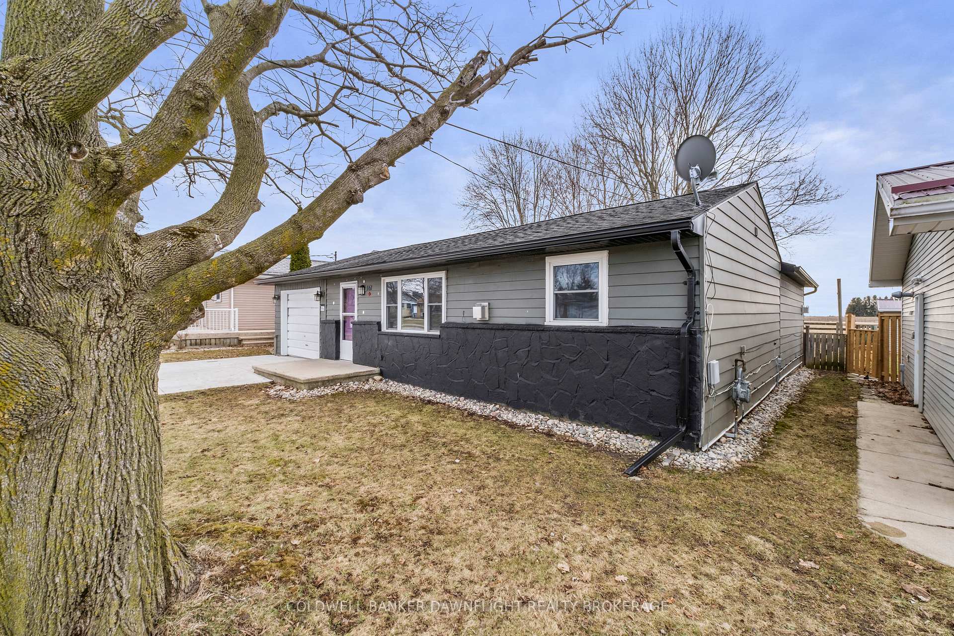 Photo 4 of 161 Huron Street E, South Huron, Exeter — HOMEH