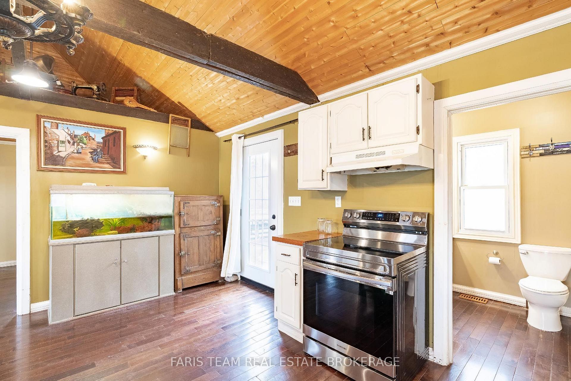 Photo 10 of 1417 Maple Way, Innisfil, Rural Innisfil — HOMEH