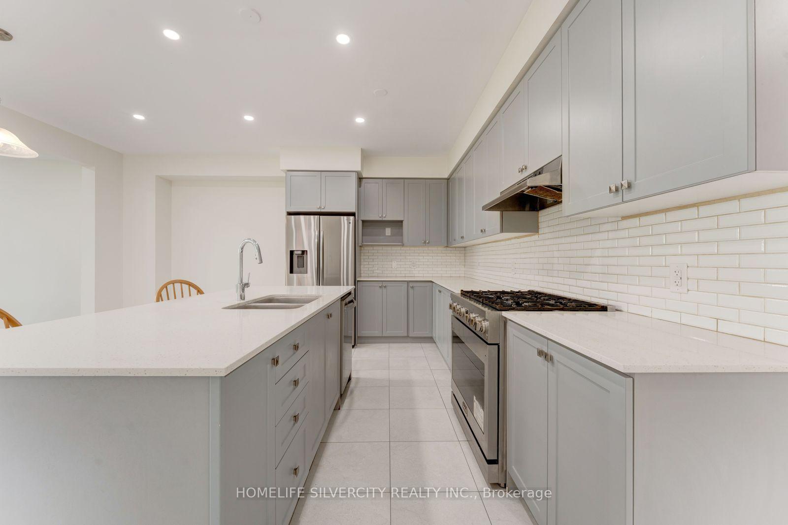 Photo 6 of 210 Broadacre Drive, Kitchener, Victoria Hills — HOMEH