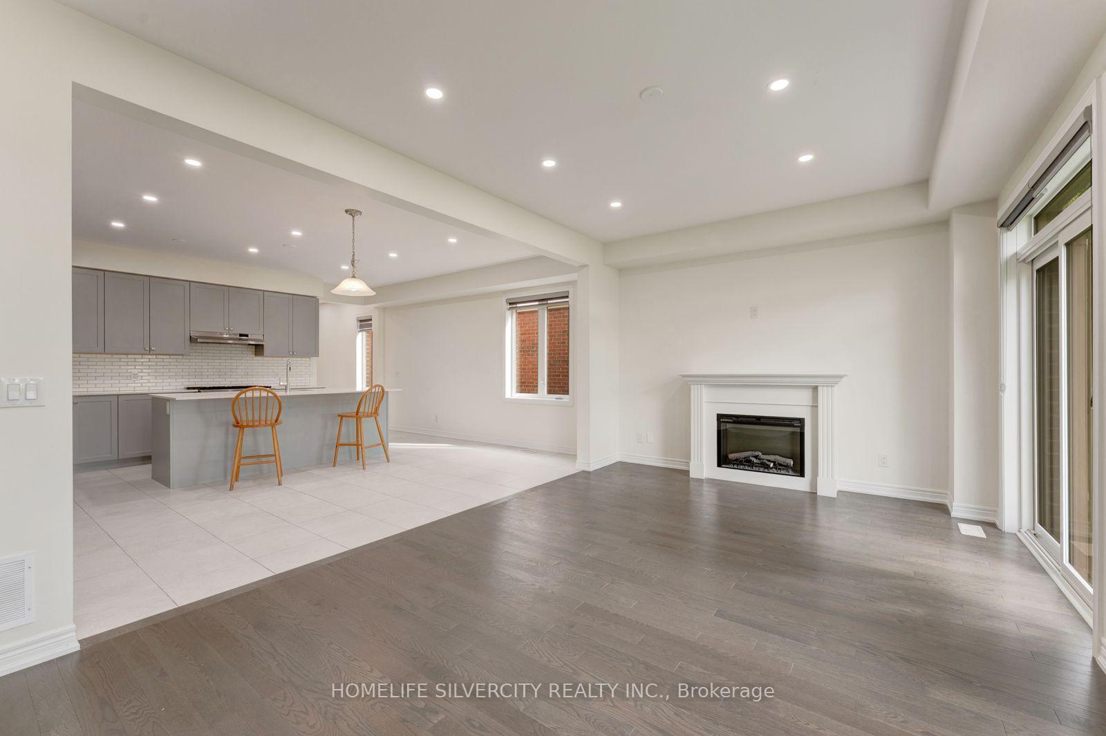 Photo 9 of 210 Broadacre Drive, Kitchener, Victoria Hills — HOMEH