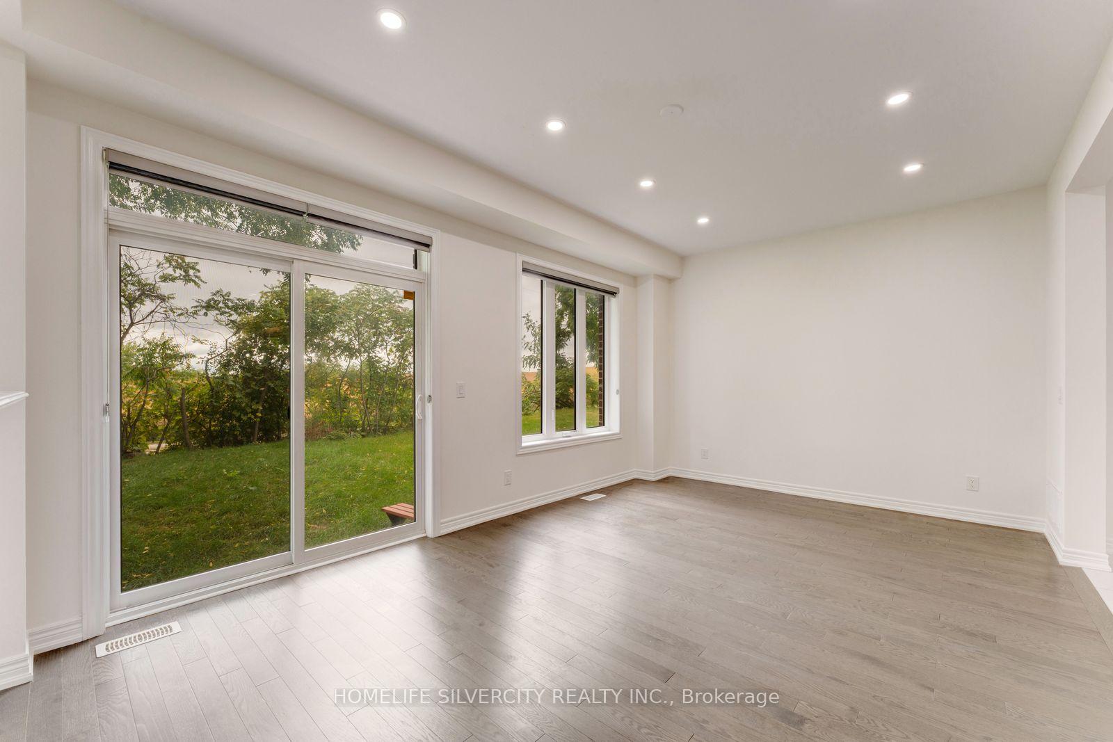 Photo 11 of 210 Broadacre Drive, Kitchener, Victoria Hills — HOMEH