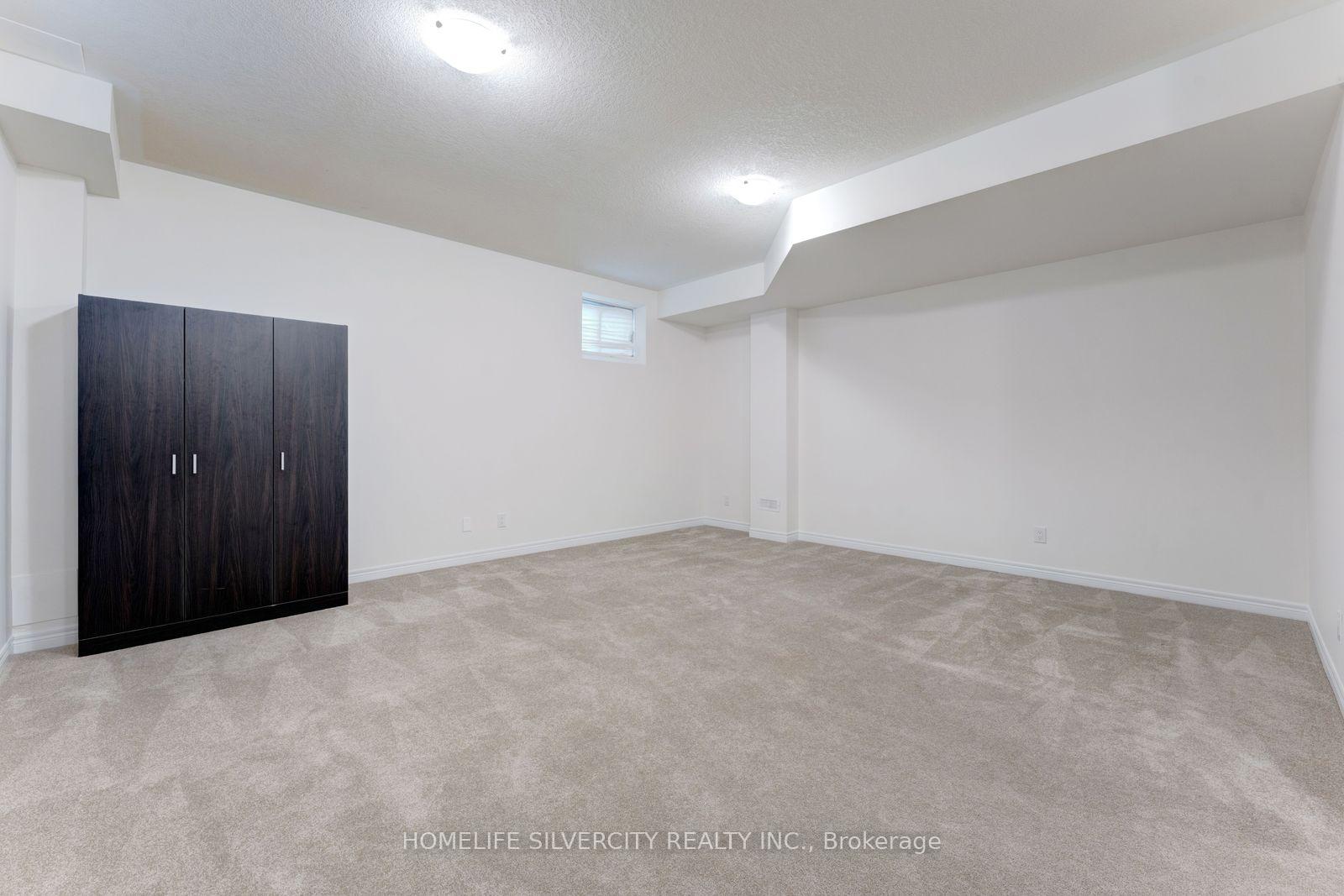Photo 15 of 210 Broadacre Drive, Kitchener, Victoria Hills — HOMEH