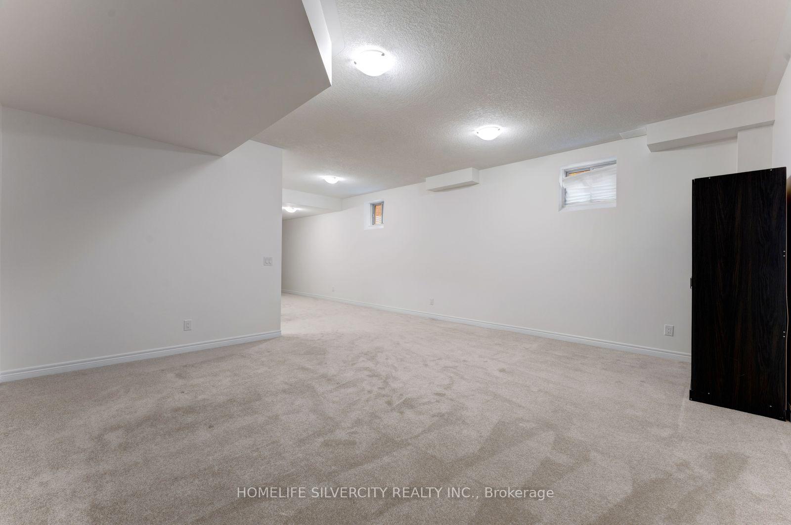 Photo 17 of 210 Broadacre Drive, Kitchener, Victoria Hills — HOMEH