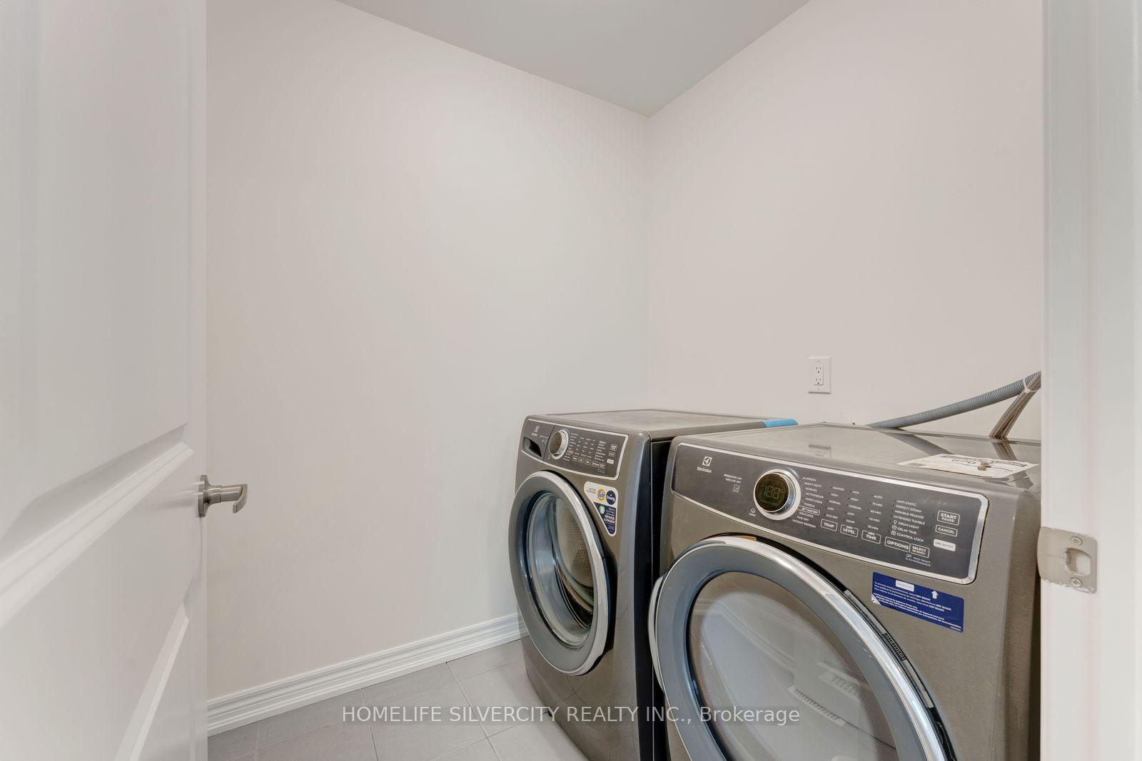 Photo 27 of 210 Broadacre Drive, Kitchener, Victoria Hills — HOMEH