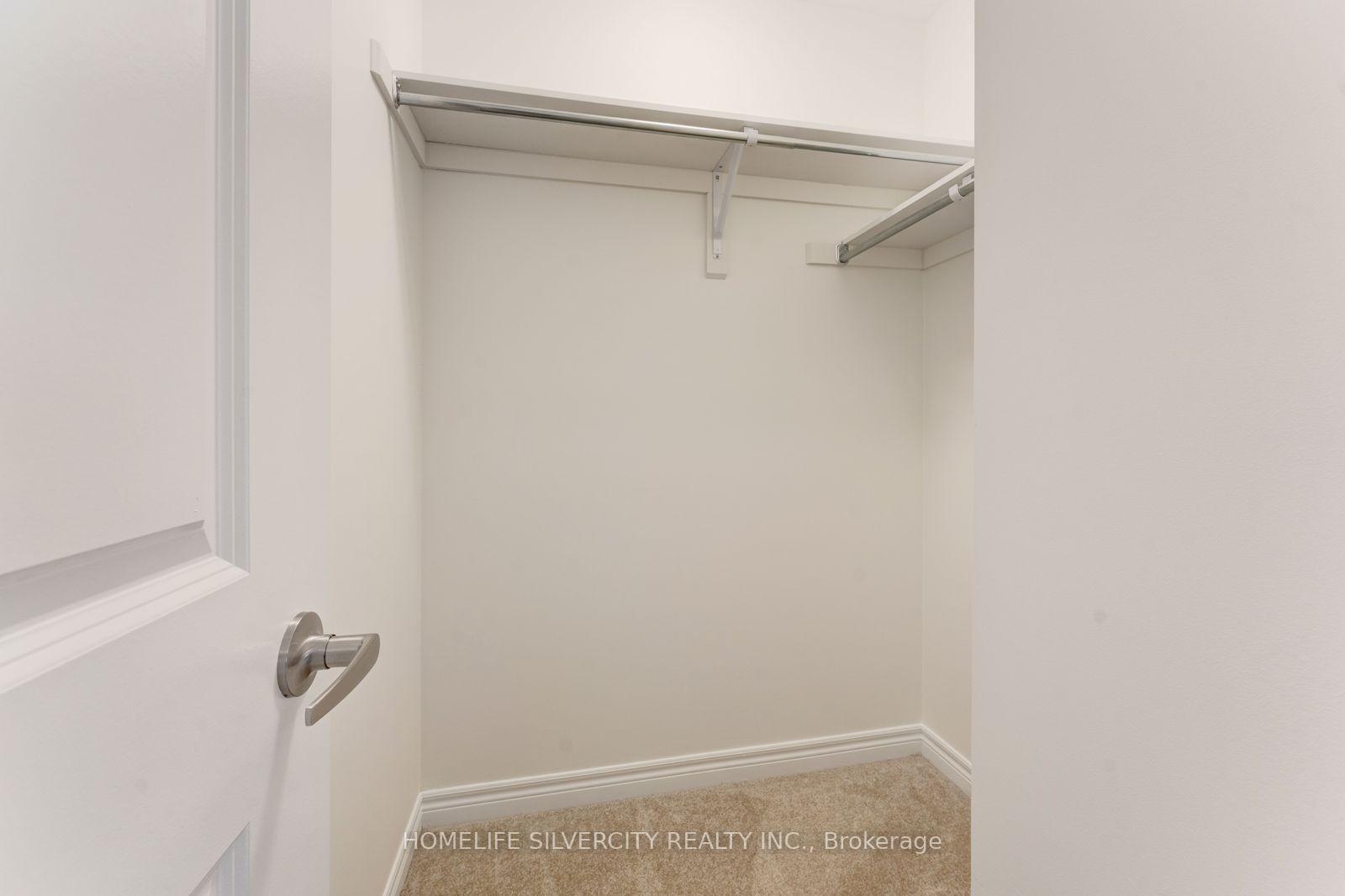 Photo 32 of 210 Broadacre Drive, Kitchener, Victoria Hills — HOMEH