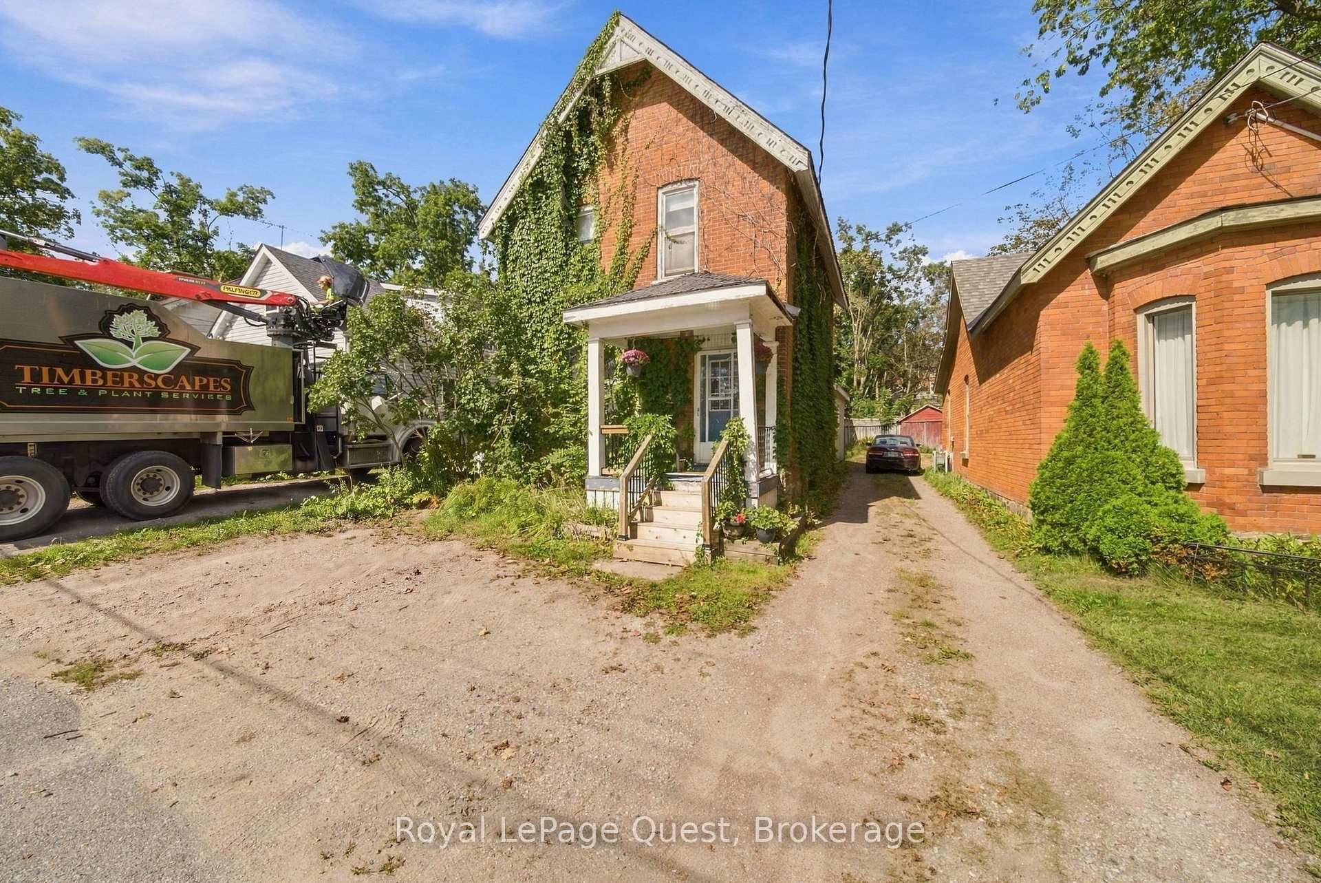 Photo 2 of 148 Coldwater Road W, Orillia — HOMEH