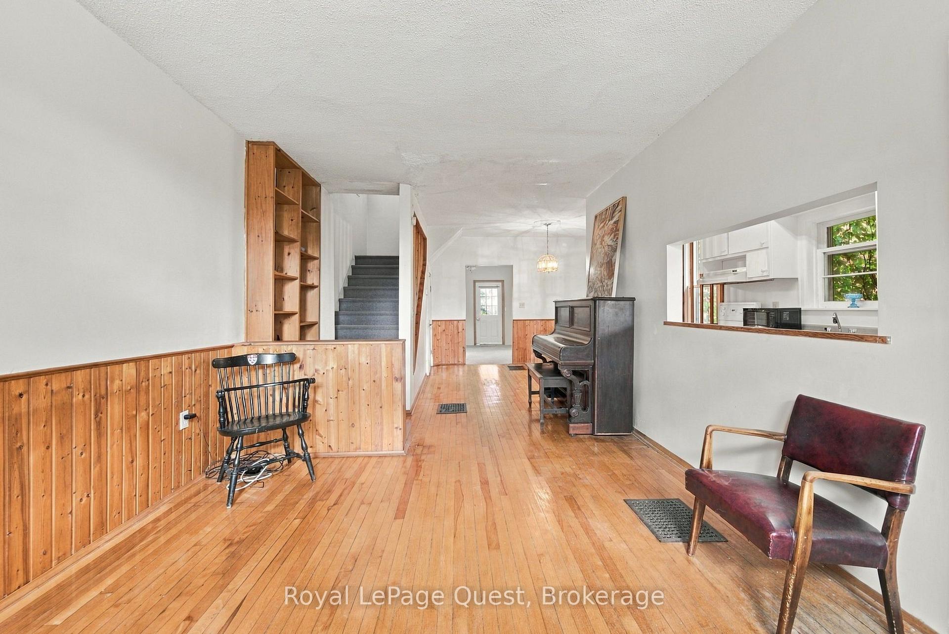 Photo 7 of 148 Coldwater Road W, Orillia — HOMEH