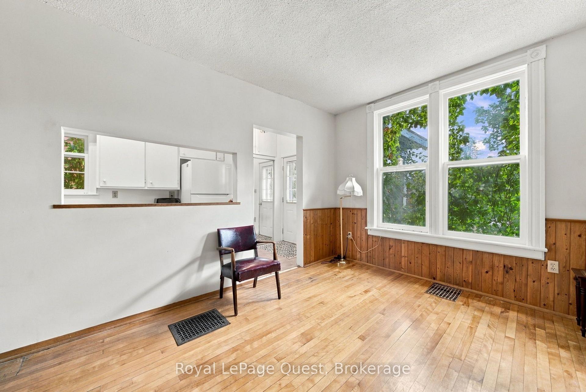 Photo 8 of 148 Coldwater Road W, Orillia — HOMEH