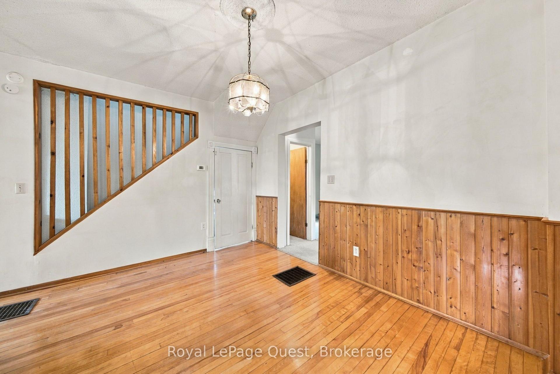 Photo 10 of 148 Coldwater Road W, Orillia — HOMEH