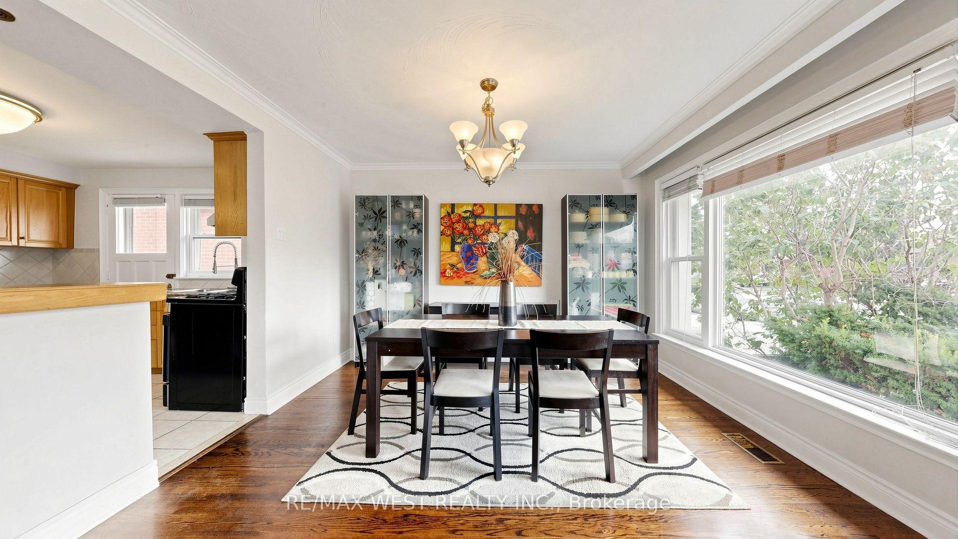 Photo 16 of 32 Allonsius Drive, Etobicoke, Eringate-Centennial-West Deane — HOMEH