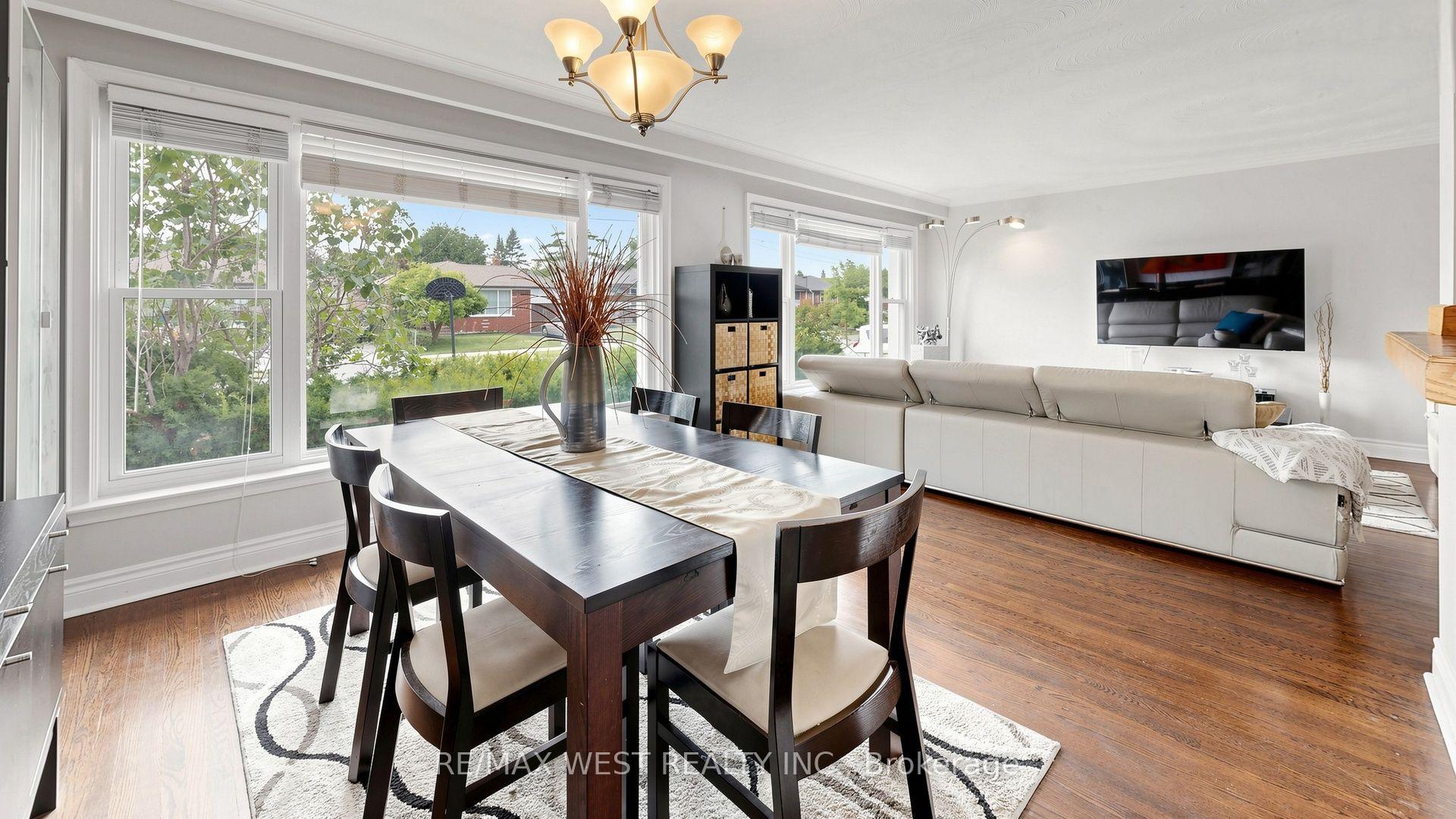 Photo 17 of 32 Allonsius Drive, Etobicoke, Eringate-Centennial-West Deane — HOMEH