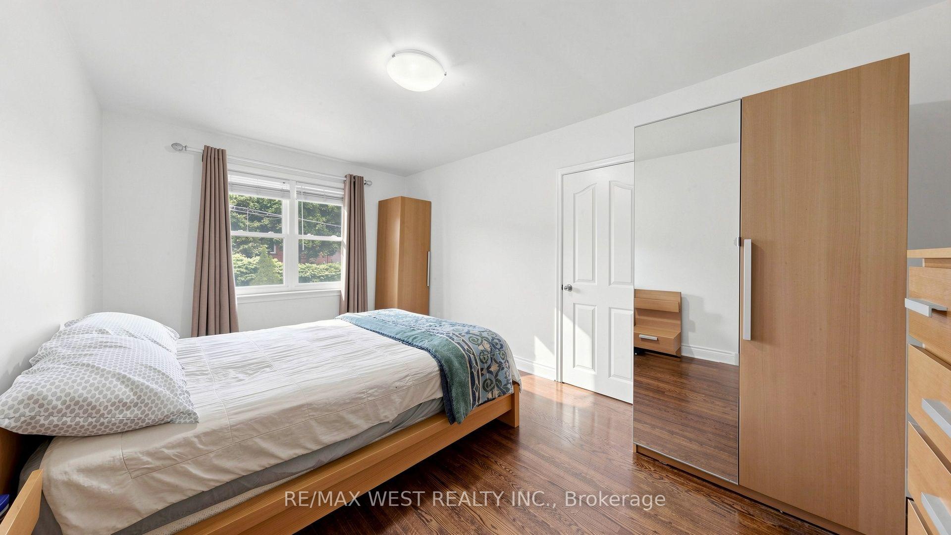 Photo 26 of 32 Allonsius Drive, Etobicoke, Eringate-Centennial-West Deane — HOMEH