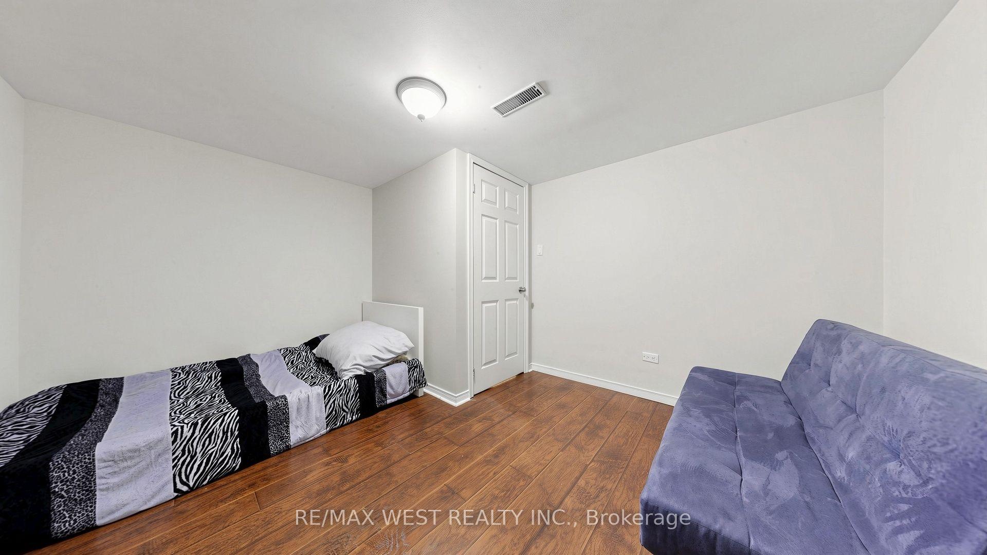 Photo 33 of 32 Allonsius Drive, Etobicoke, Eringate-Centennial-West Deane — HOMEH