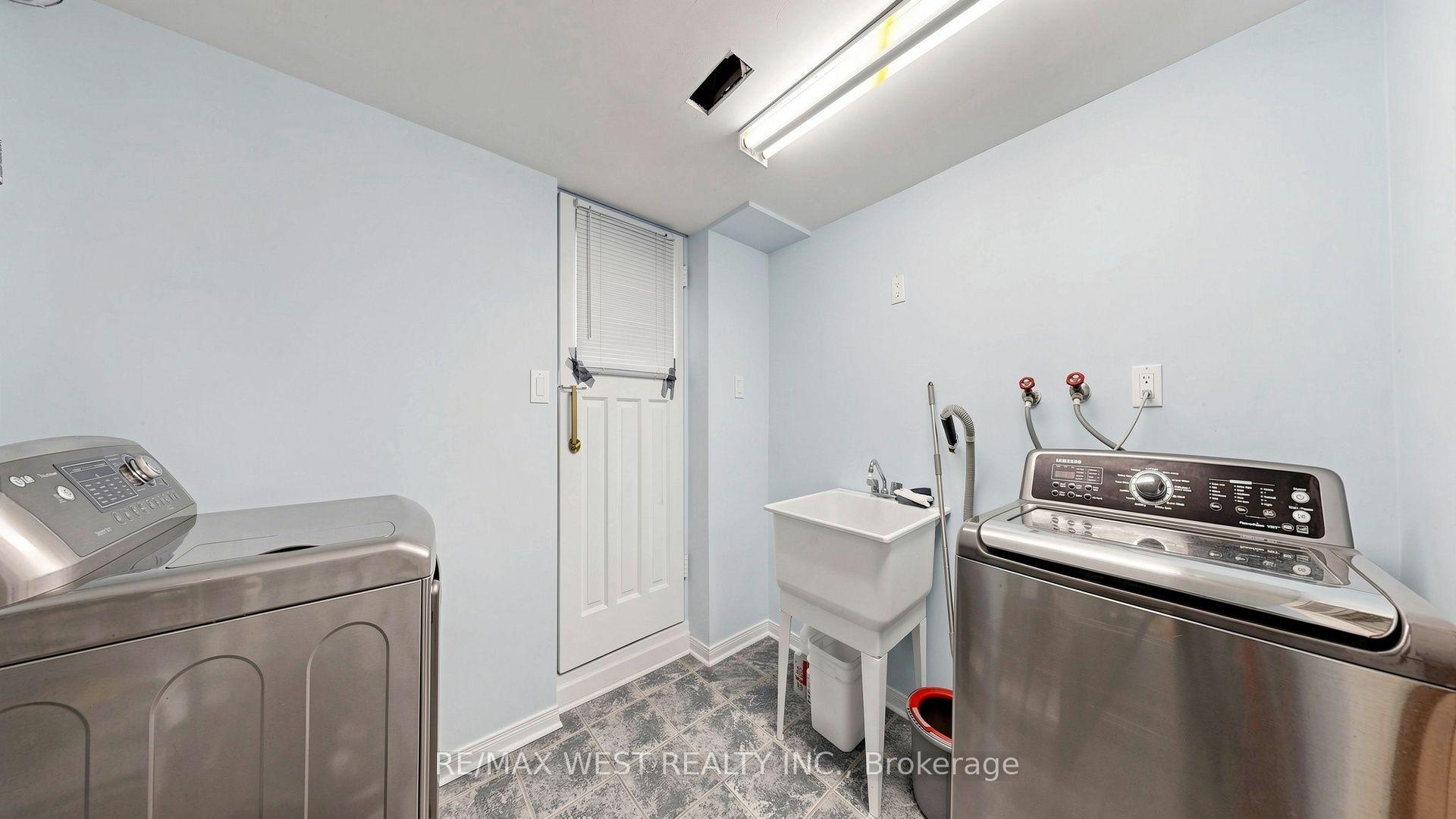 Photo 36 of 32 Allonsius Drive, Etobicoke, Eringate-Centennial-West Deane — HOMEH
