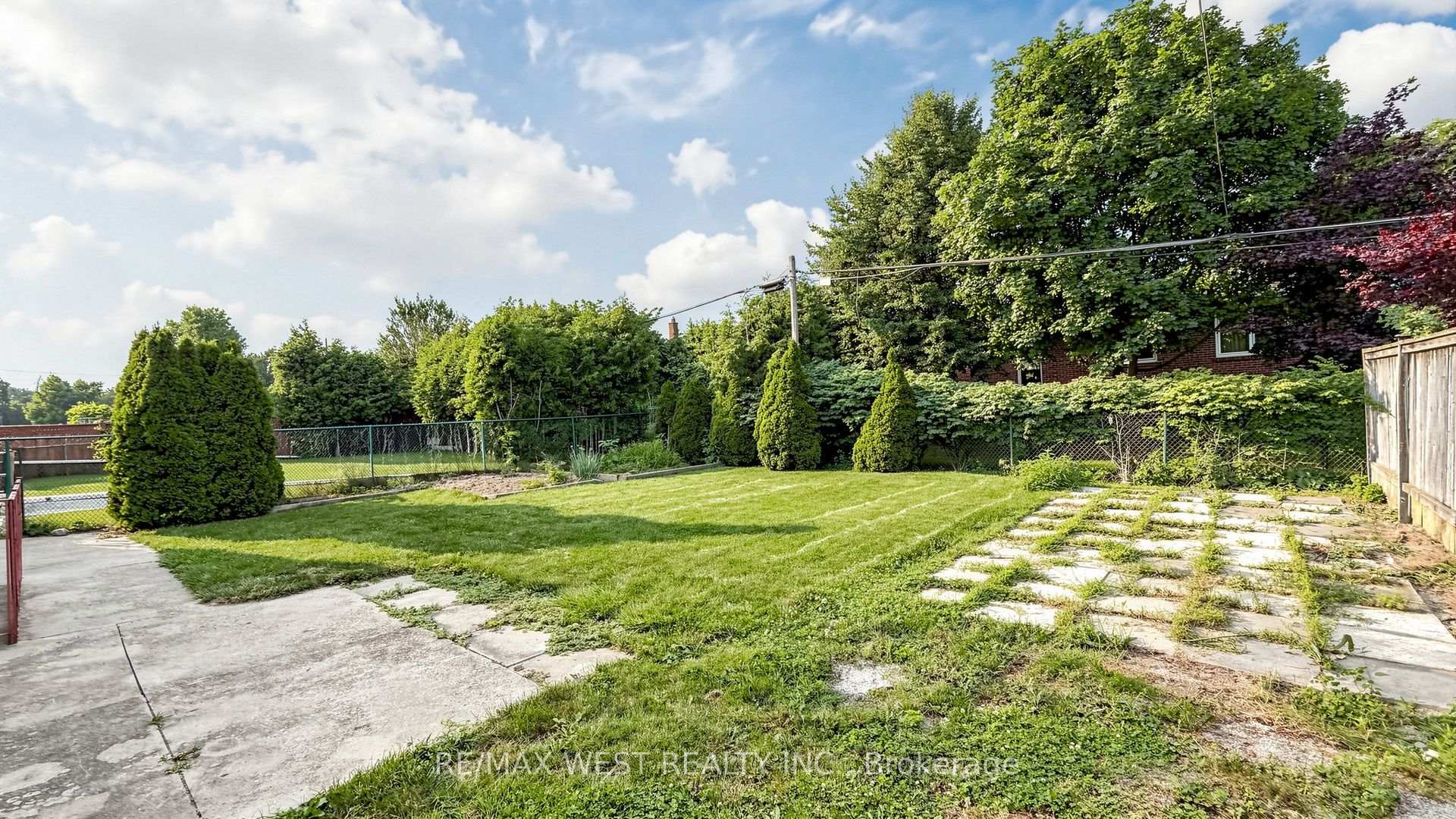 Photo 40 of 32 Allonsius Drive, Etobicoke, Eringate-Centennial-West Deane — HOMEH