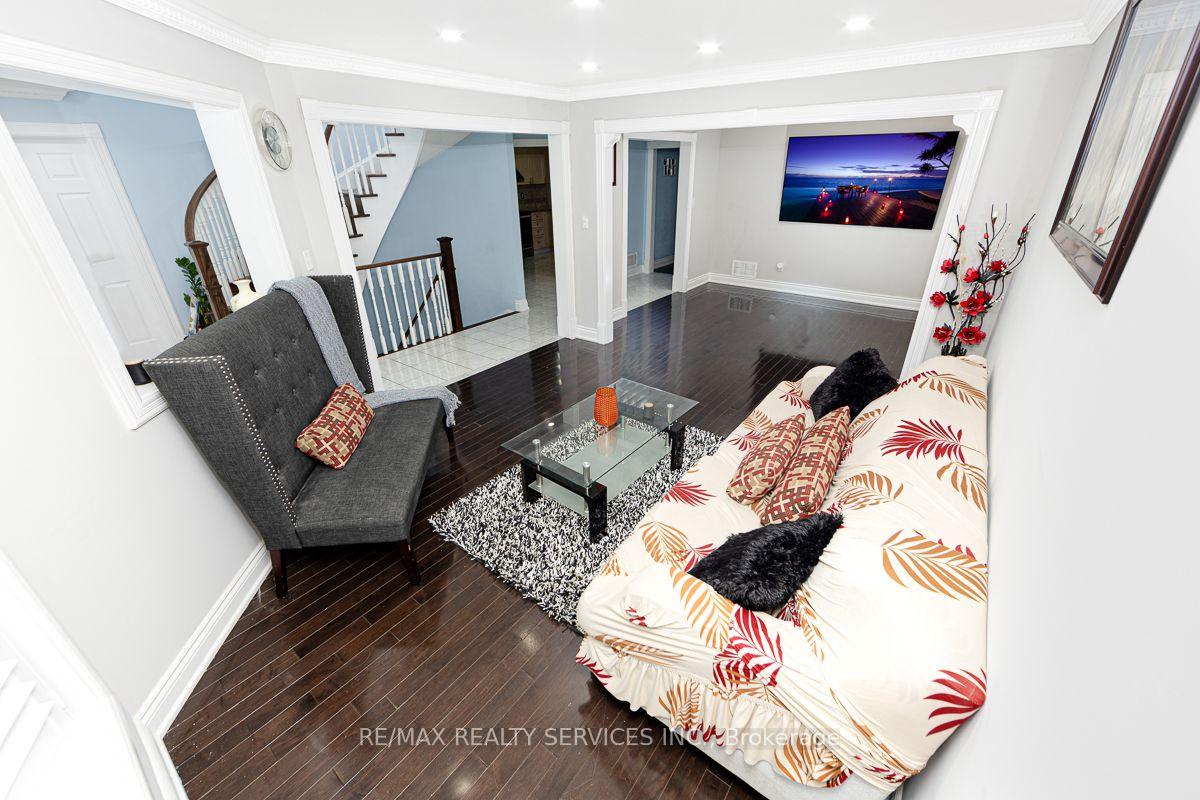 Photo 9 of 64 Strickland Drive, Ajax, Central West — HOMEH