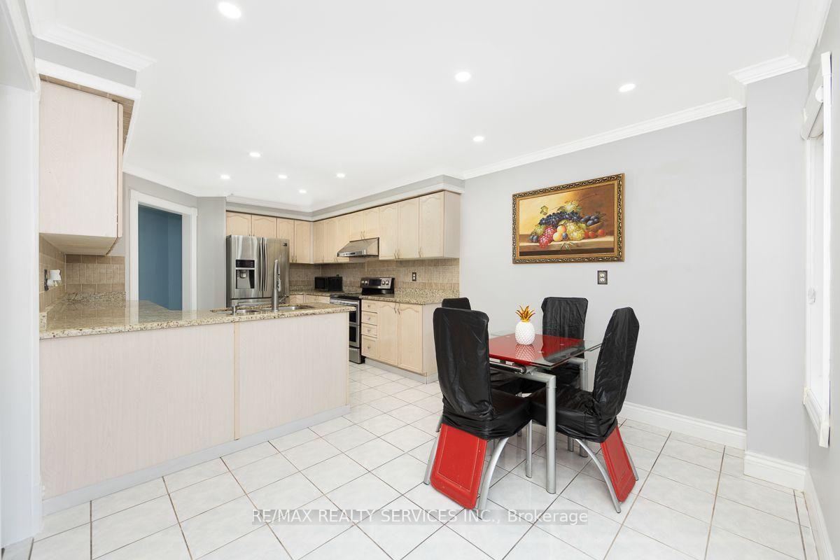 Photo 14 of 64 Strickland Drive, Ajax, Central West — HOMEH
