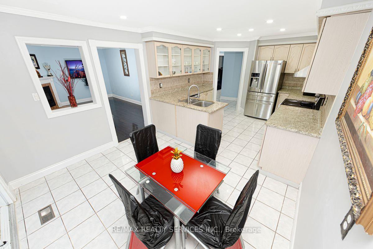 Photo 15 of 64 Strickland Drive, Ajax, Central West — HOMEH