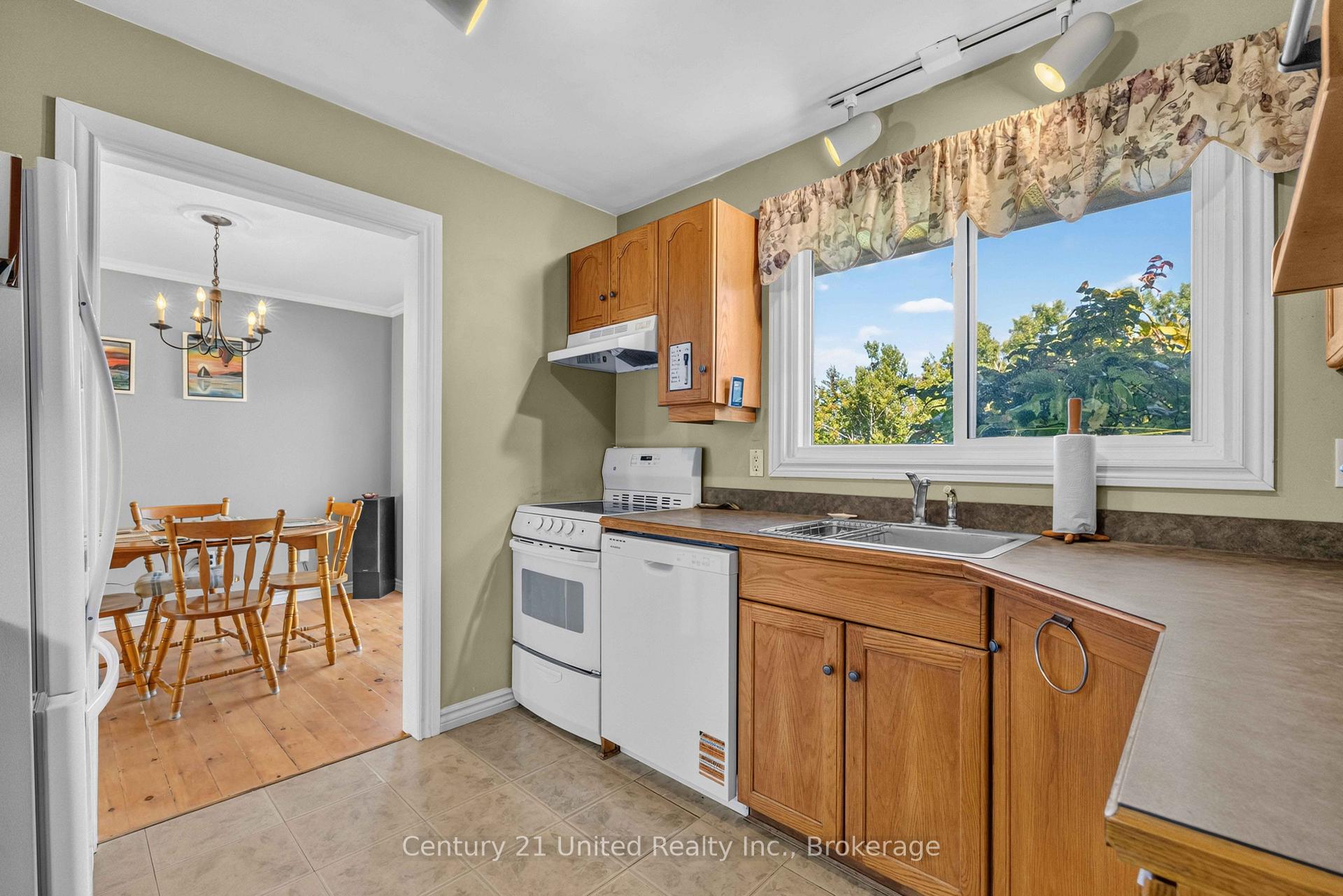 Photo 16 of 1676 8th Line, Selwyn — HOMEH