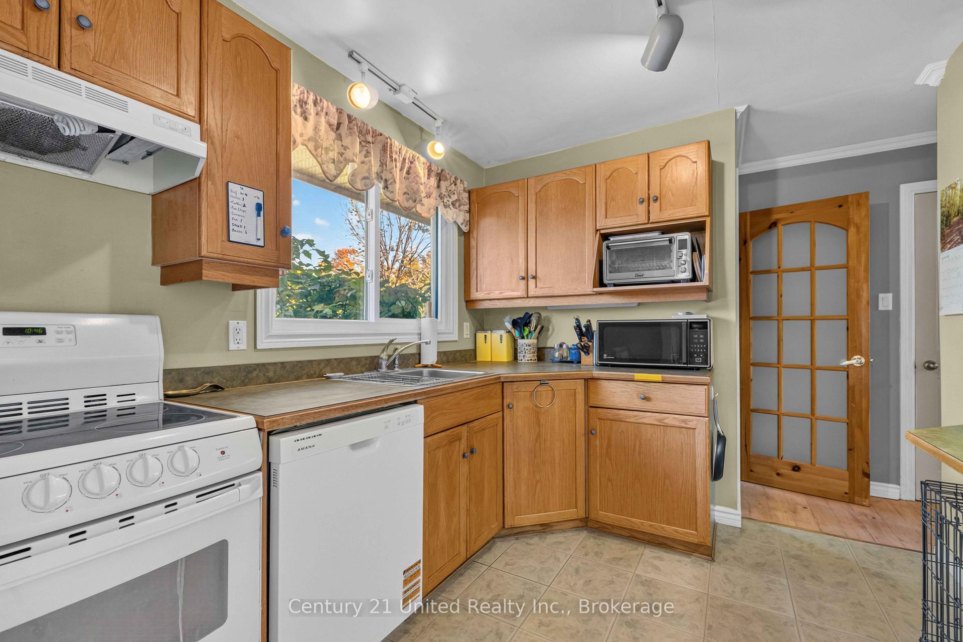 Photo 17 of 1676 8th Line, Selwyn — HOMEH