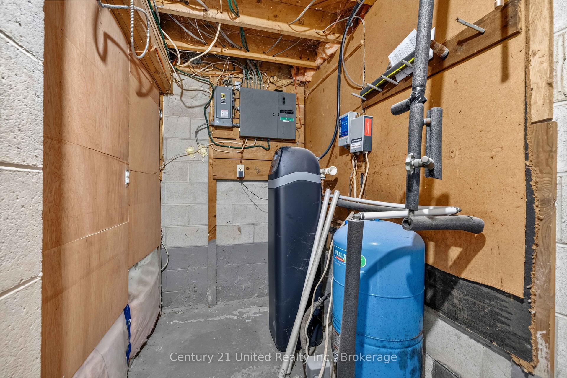 Photo 34 of 1676 8th Line, Selwyn — HOMEH