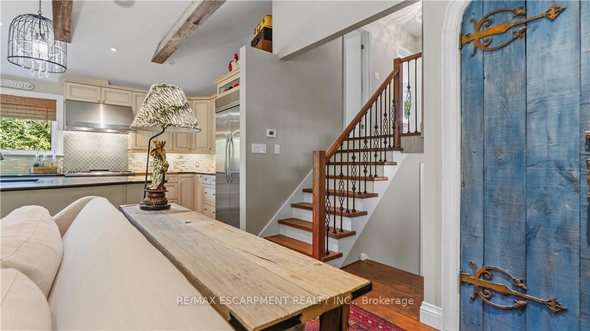 Photo 10 of 517 Rosedale Crescent, Burlington, Roseland — HOMEH