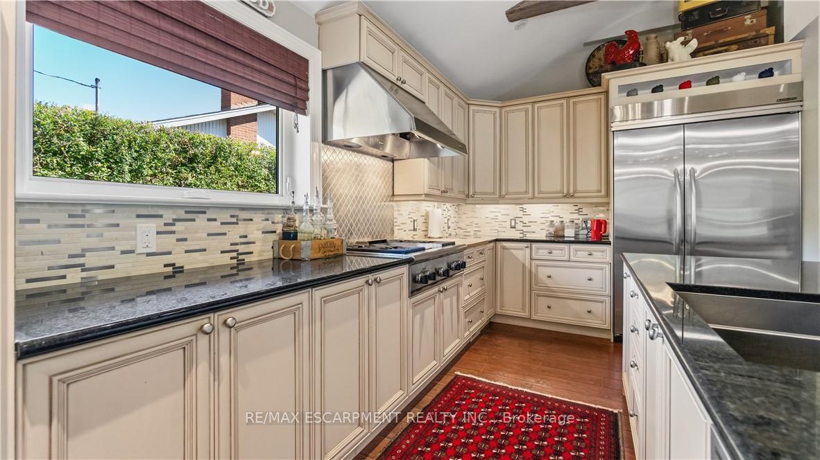 Photo 19 of 517 Rosedale Crescent, Burlington, Roseland — HOMEH