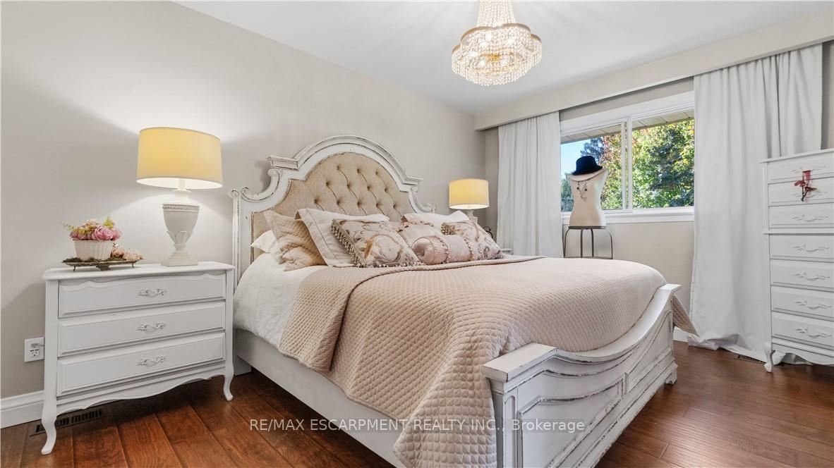 Photo 25 of 517 Rosedale Crescent, Burlington, Roseland — HOMEH