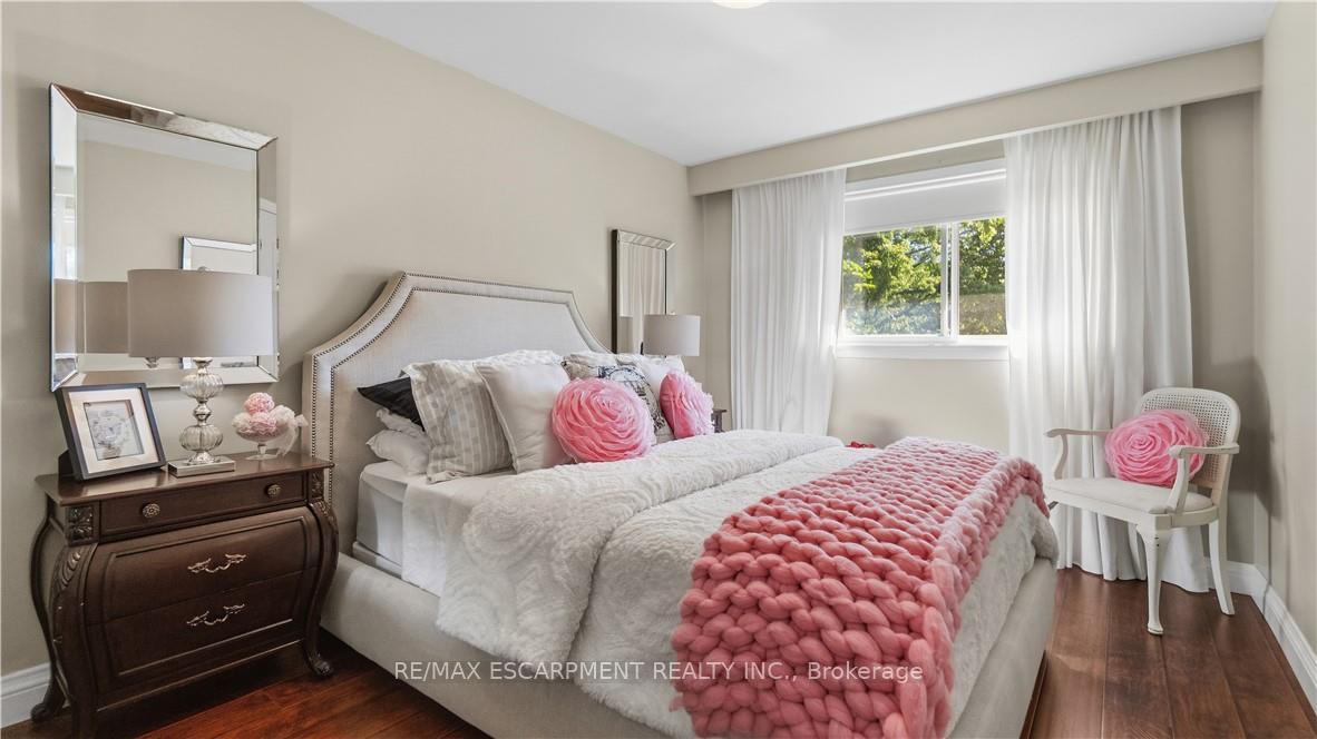 Photo 30 of 517 Rosedale Crescent, Burlington, Roseland — HOMEH
