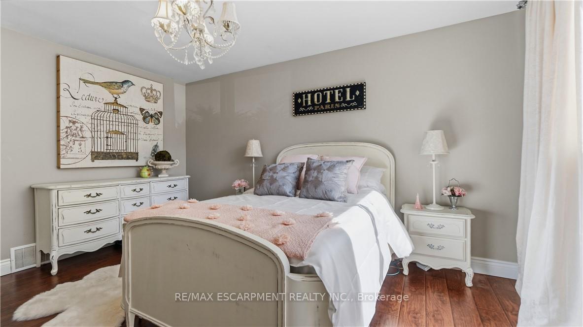 Photo 38 of 517 Rosedale Crescent, Burlington, Roseland — HOMEH