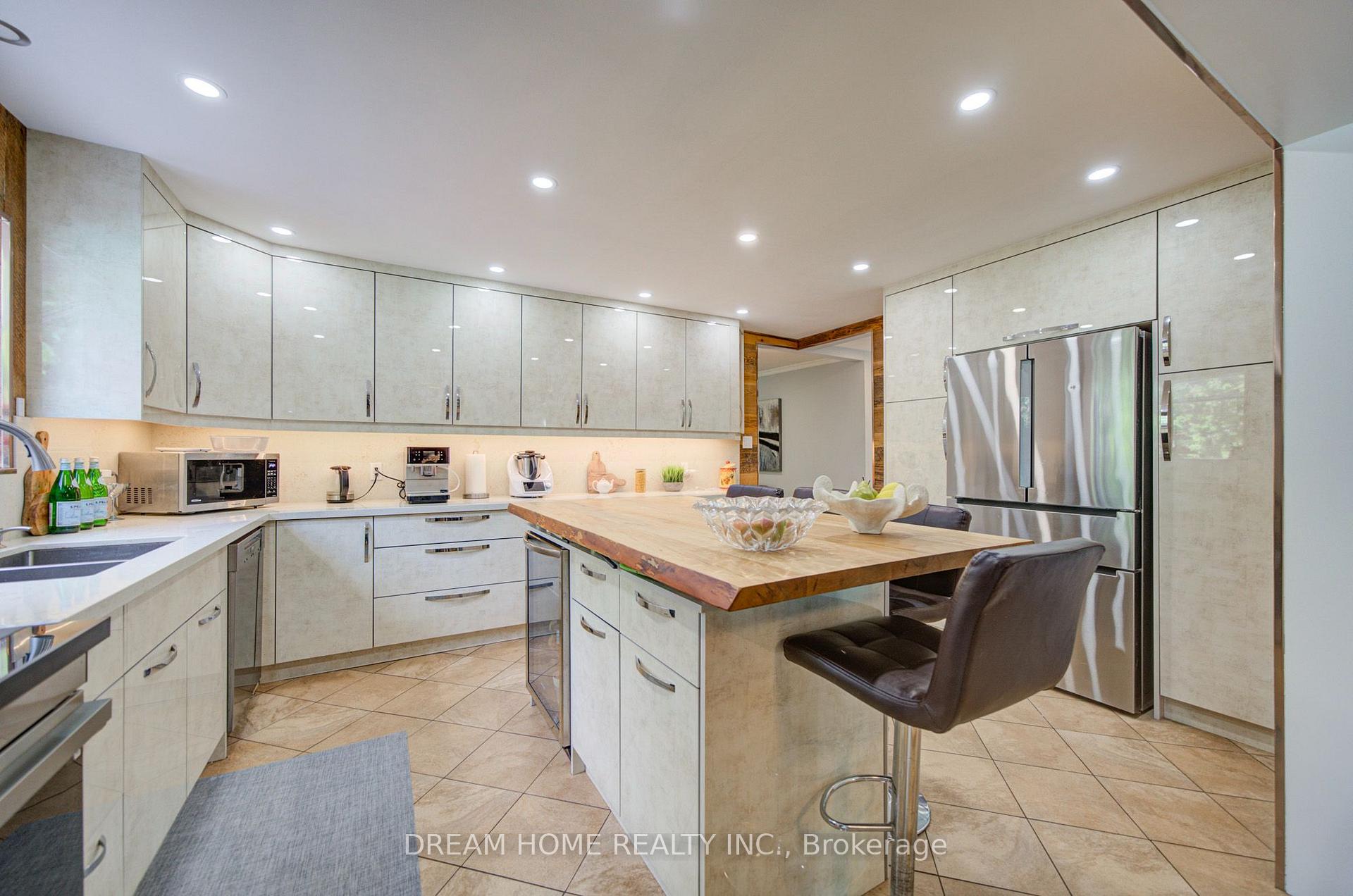 Photo 14 of 2263 Taylor's Orchard, Mississauga, Cooksville — HOMEH