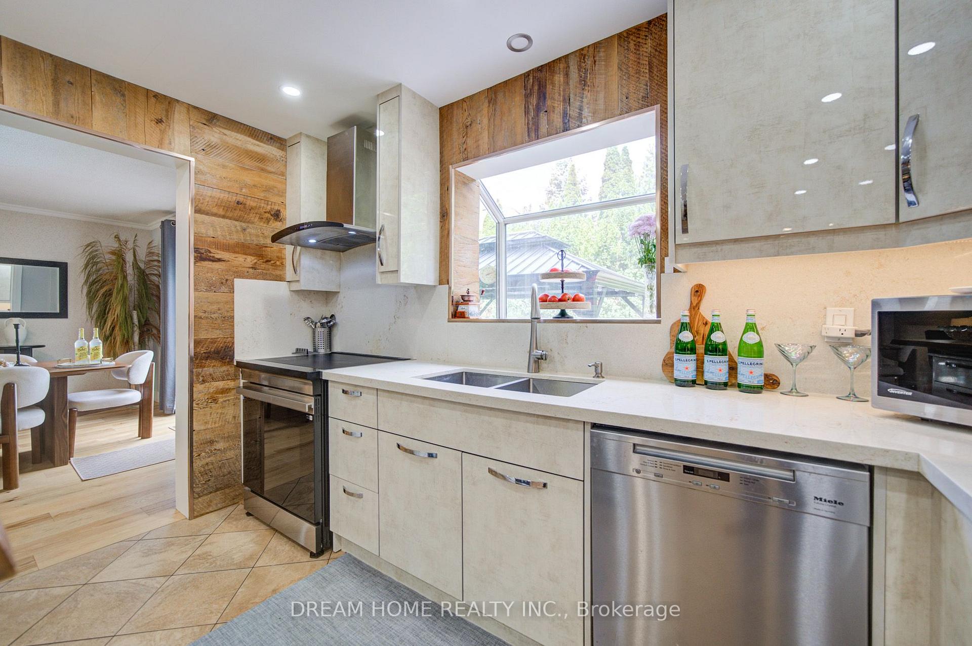 Photo 17 of 2263 Taylor's Orchard, Mississauga, Cooksville — HOMEH