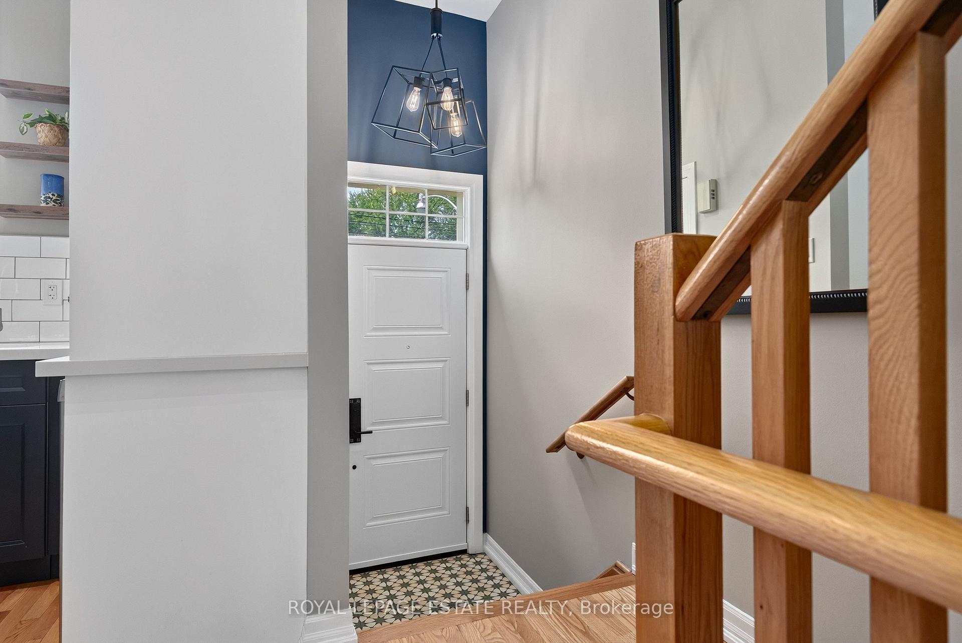 Photo 2 of 2112 Dundas Street E, Toronto, Woodbine Corridor — HOMEH