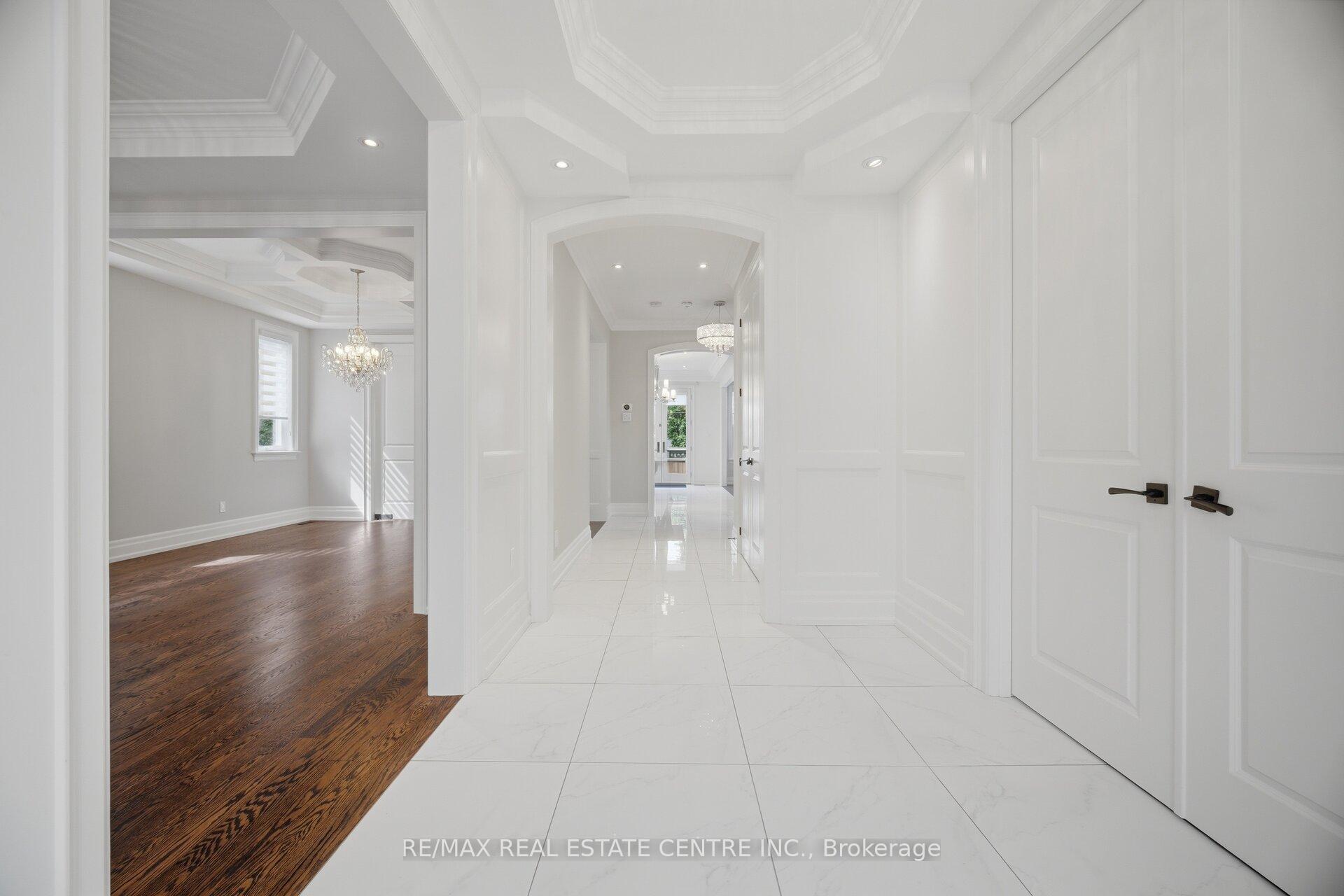 Photo 4 of 1496 Mansfield Drive, Oakville, College Park — HOMEH