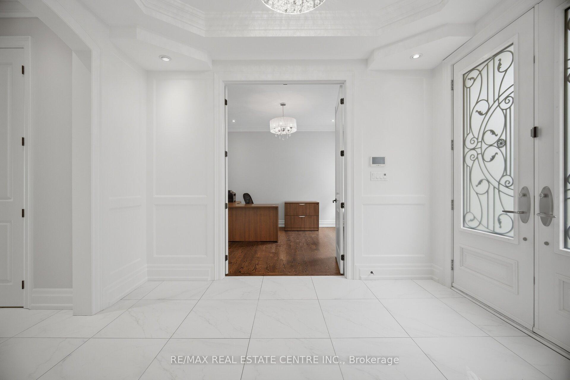 Photo 17 of 1496 Mansfield Drive, Oakville, College Park — HOMEH