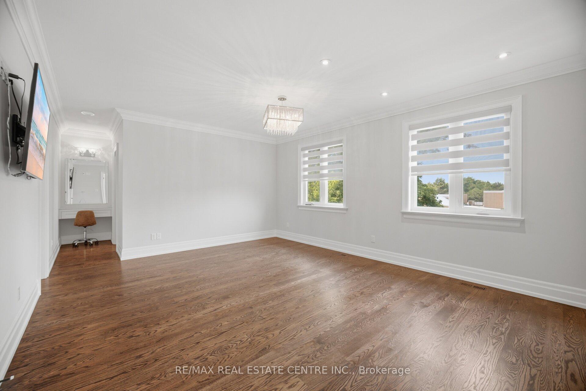 Photo 22 of 1496 Mansfield Drive, Oakville, College Park — HOMEH
