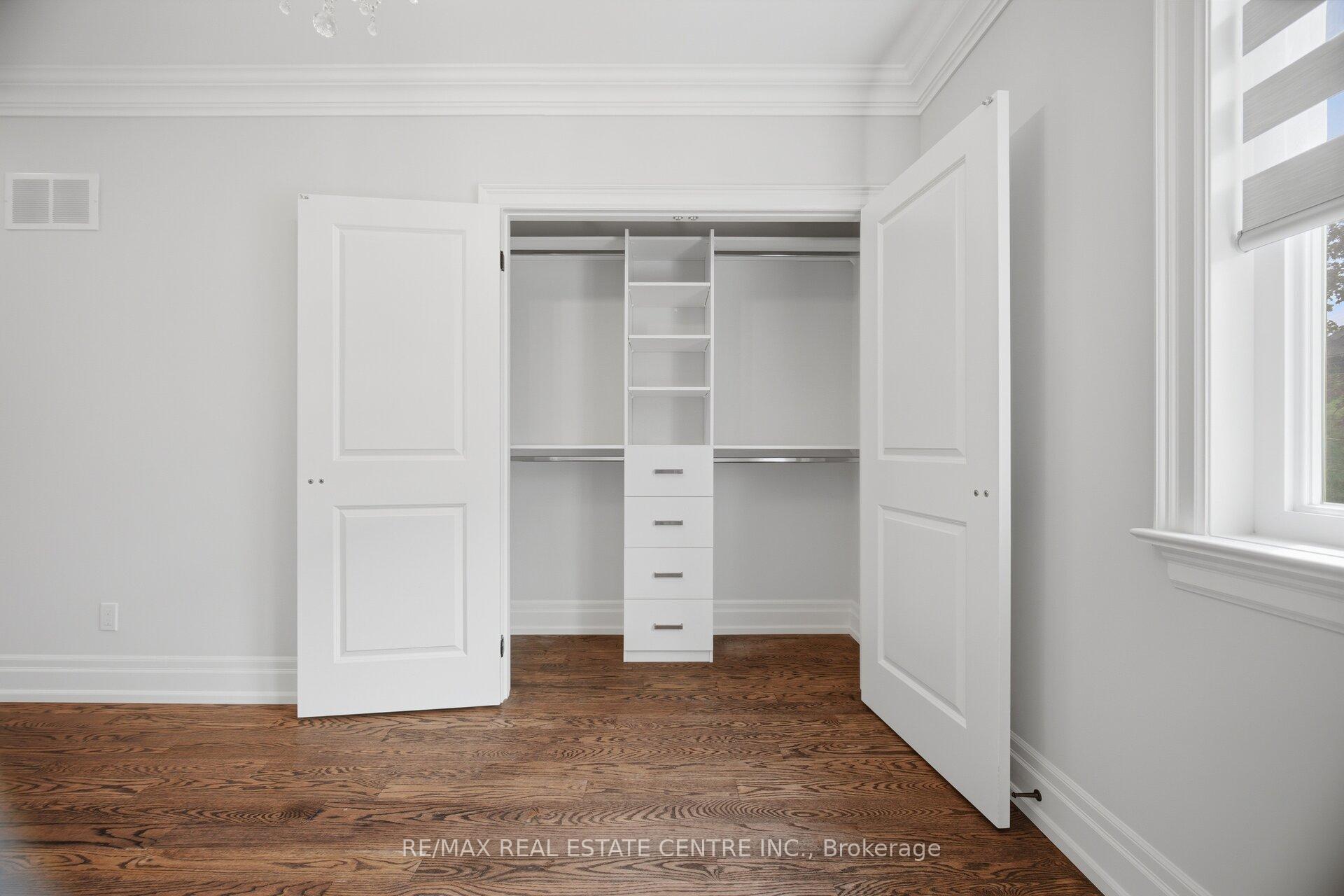 Photo 28 of 1496 Mansfield Drive, Oakville, College Park — HOMEH