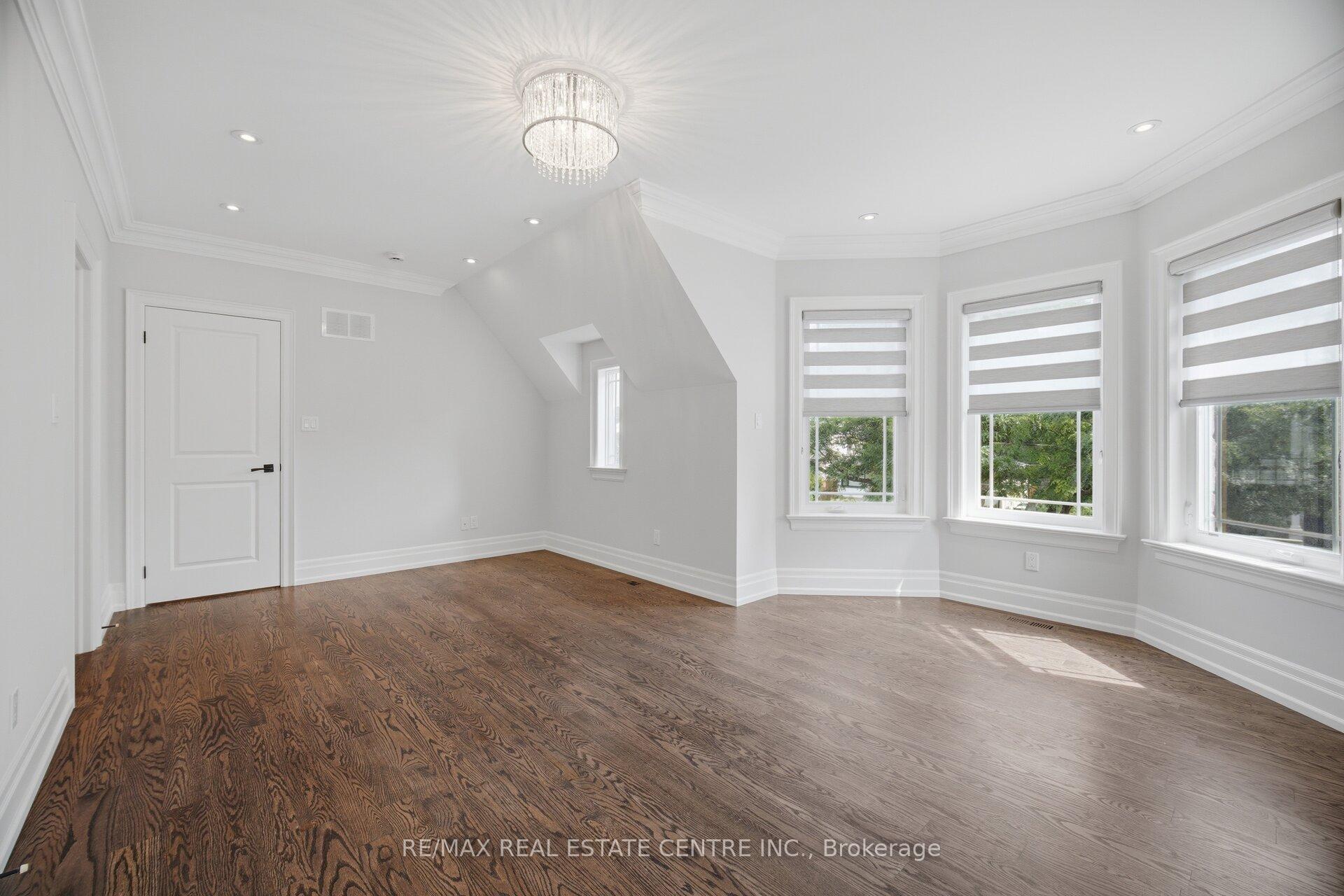 Photo 29 of 1496 Mansfield Drive, Oakville, College Park — HOMEH