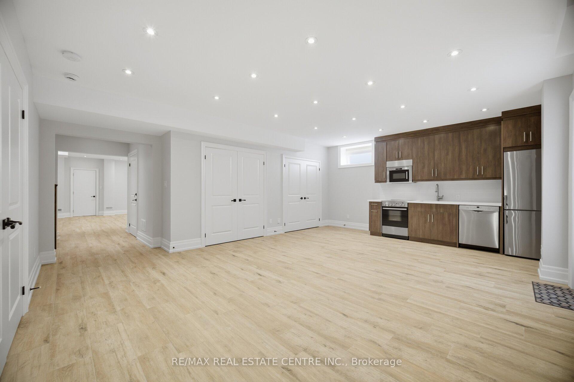 Photo 36 of 1496 Mansfield Drive, Oakville, College Park — HOMEH