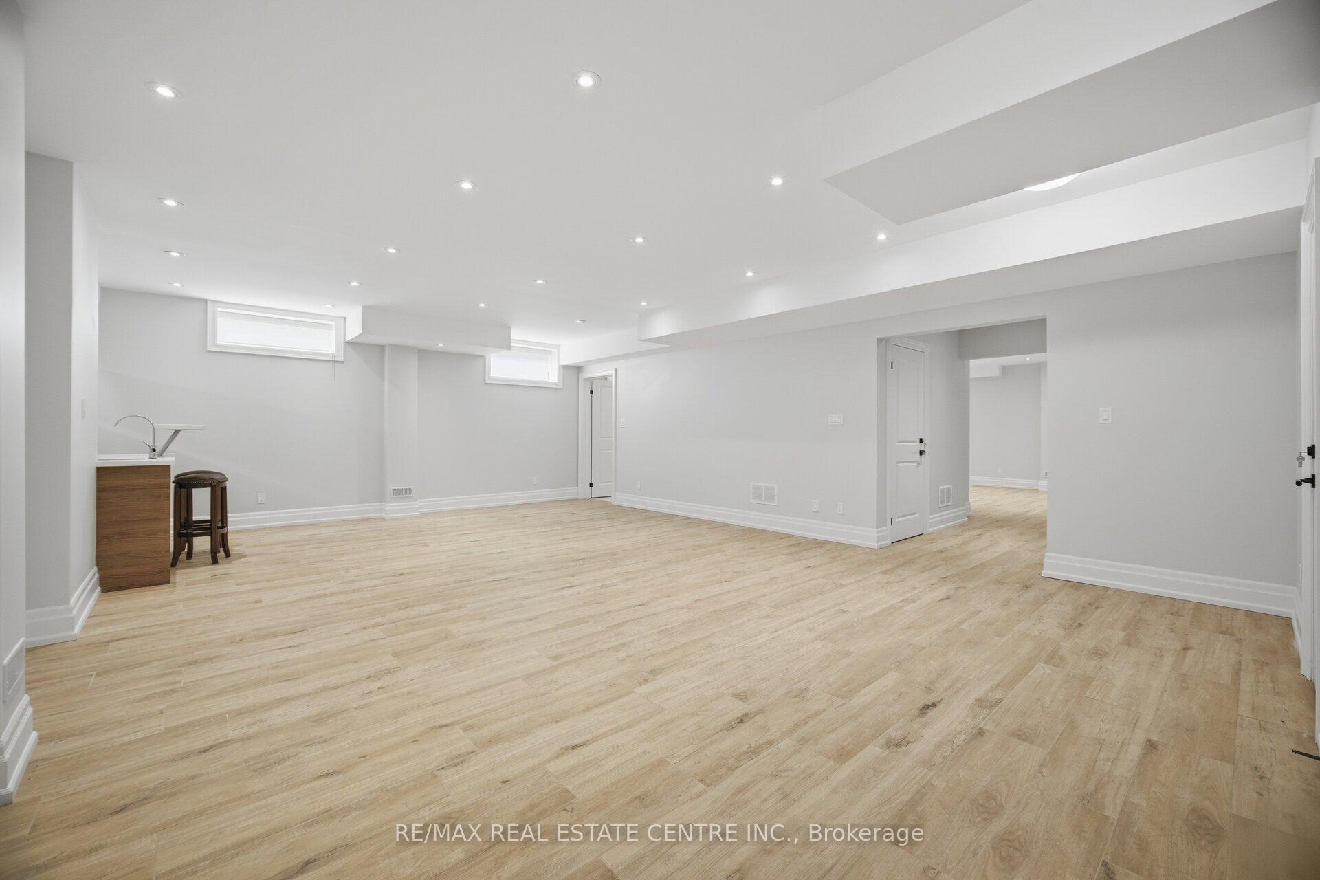 Photo 39 of 1496 Mansfield Drive, Oakville, College Park — HOMEH