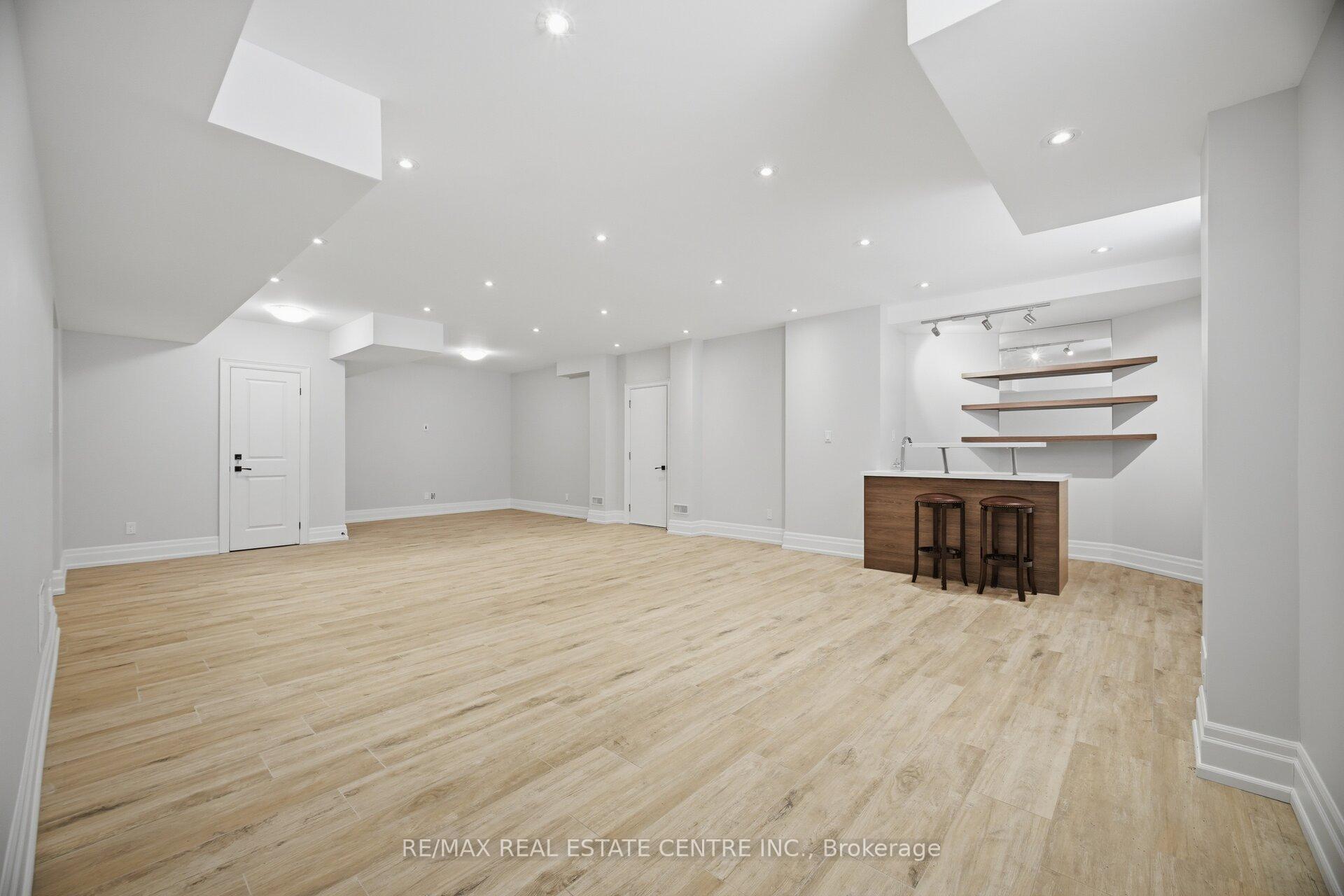 Photo 40 of 1496 Mansfield Drive, Oakville, College Park — HOMEH