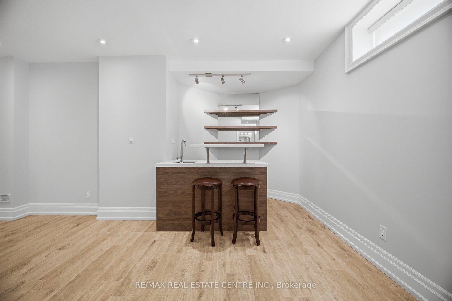 Photo 41 of 1496 Mansfield Drive, Oakville, College Park — HOMEH