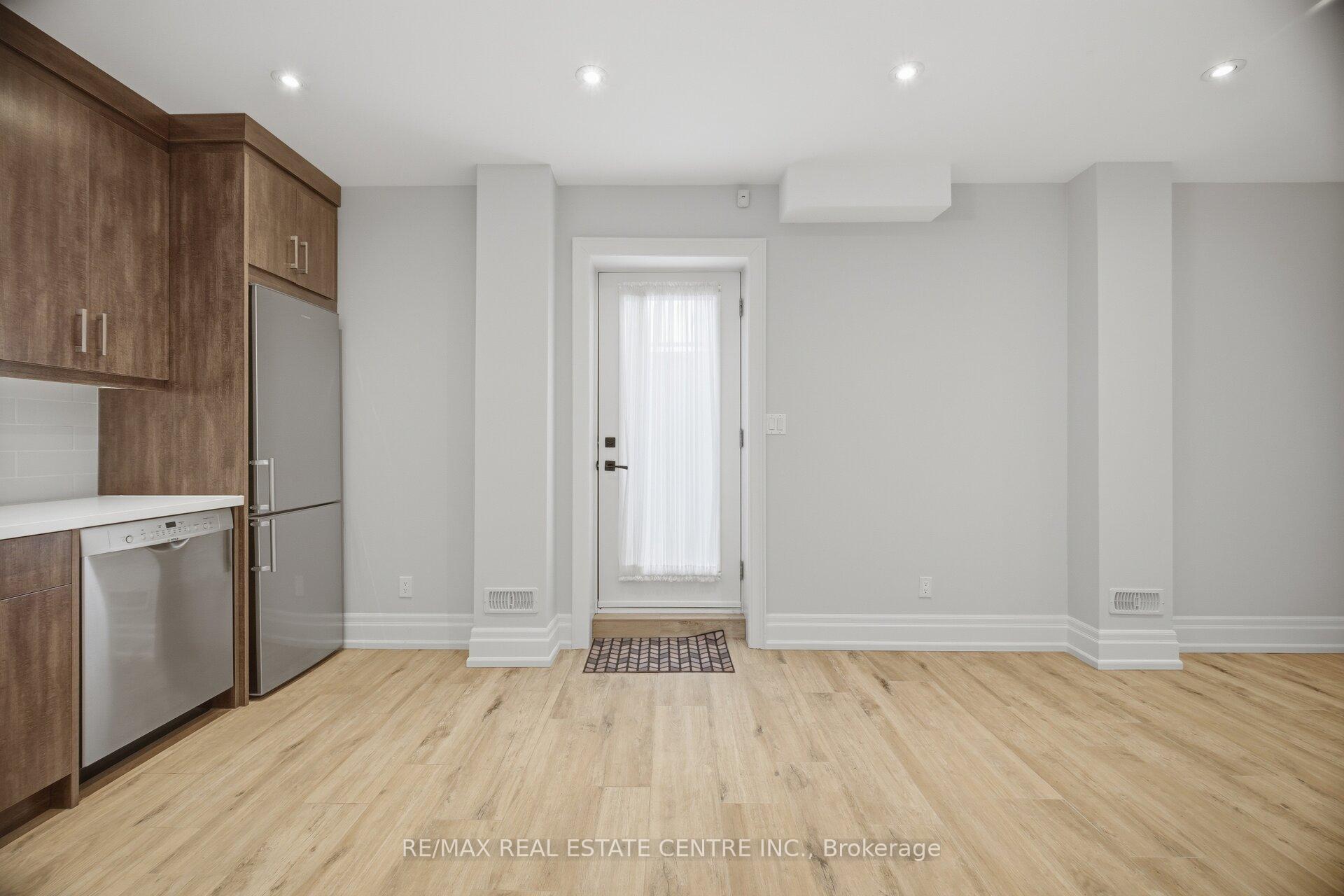 Photo 43 of 1496 Mansfield Drive, Oakville, College Park — HOMEH