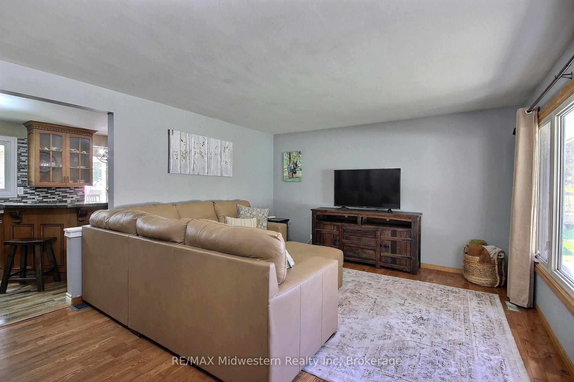 Photo 8 of 135 Queen Street, North Perth, Elma — HOMEH